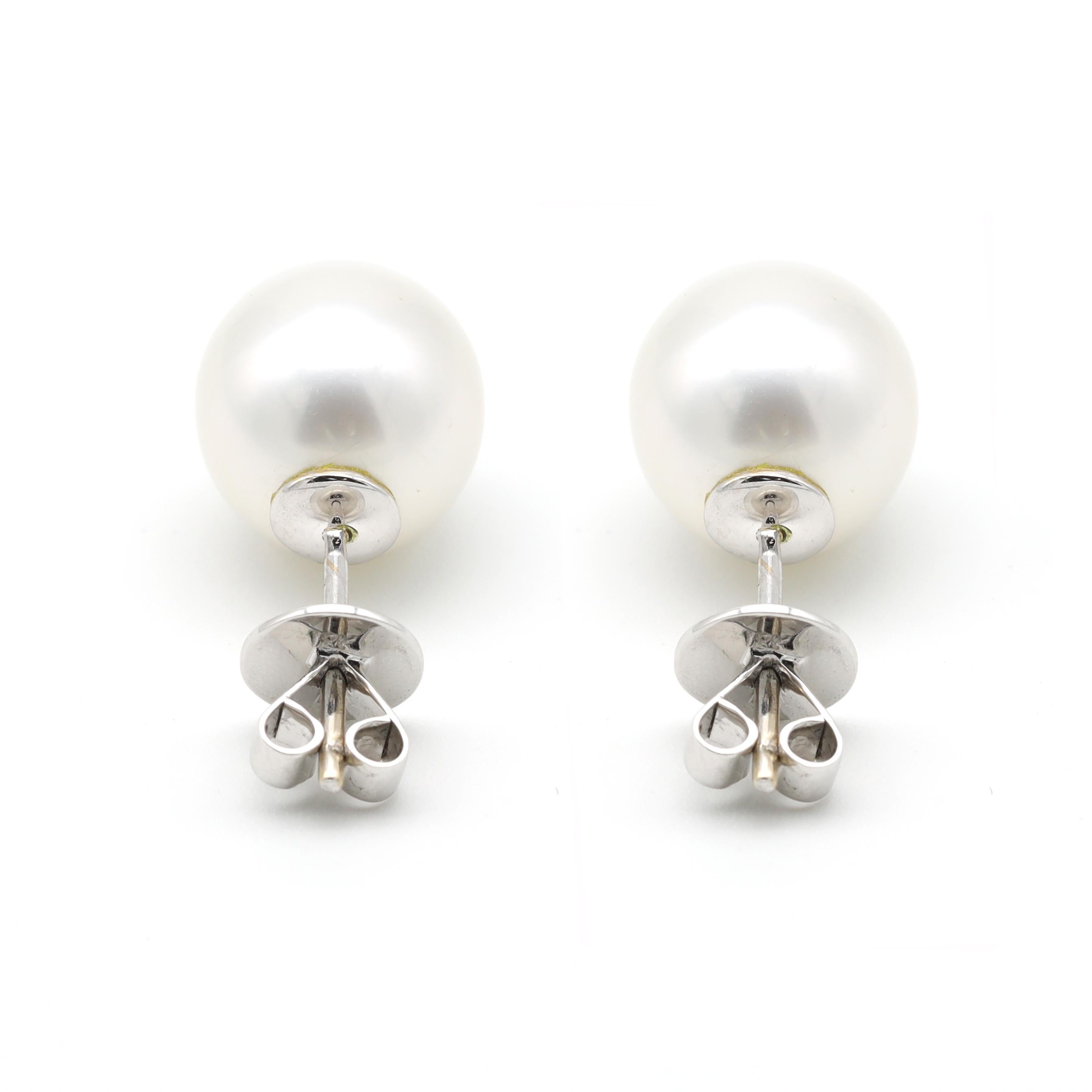 Round Cut 18 Karat White Gold 22.46 Carat Natural Off-White South Sea Pearl Stud Earrings For Sale