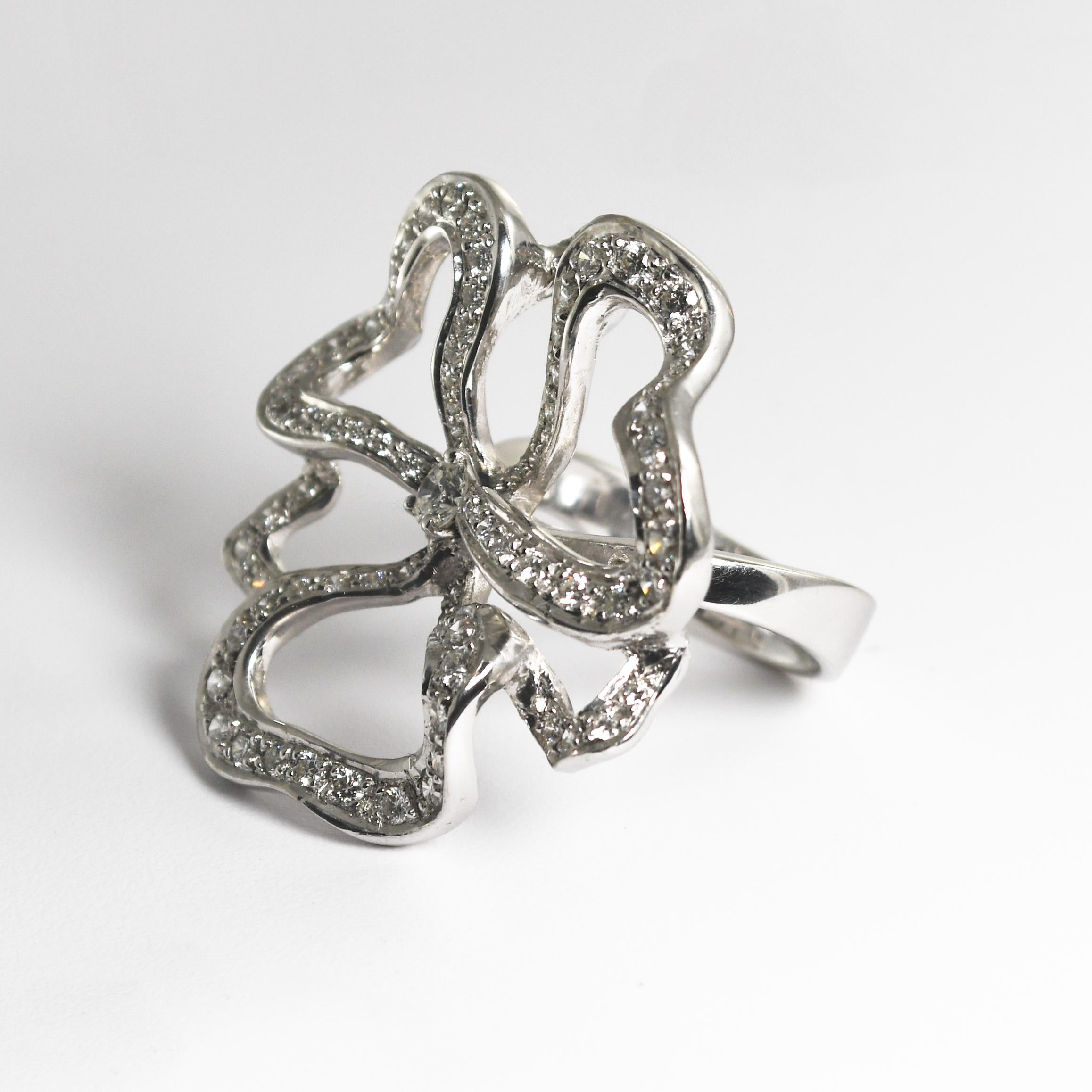 18 Karat Weißgold 2,25 Karat Diamant-Ring im freien Stil mit Schleifenring 5