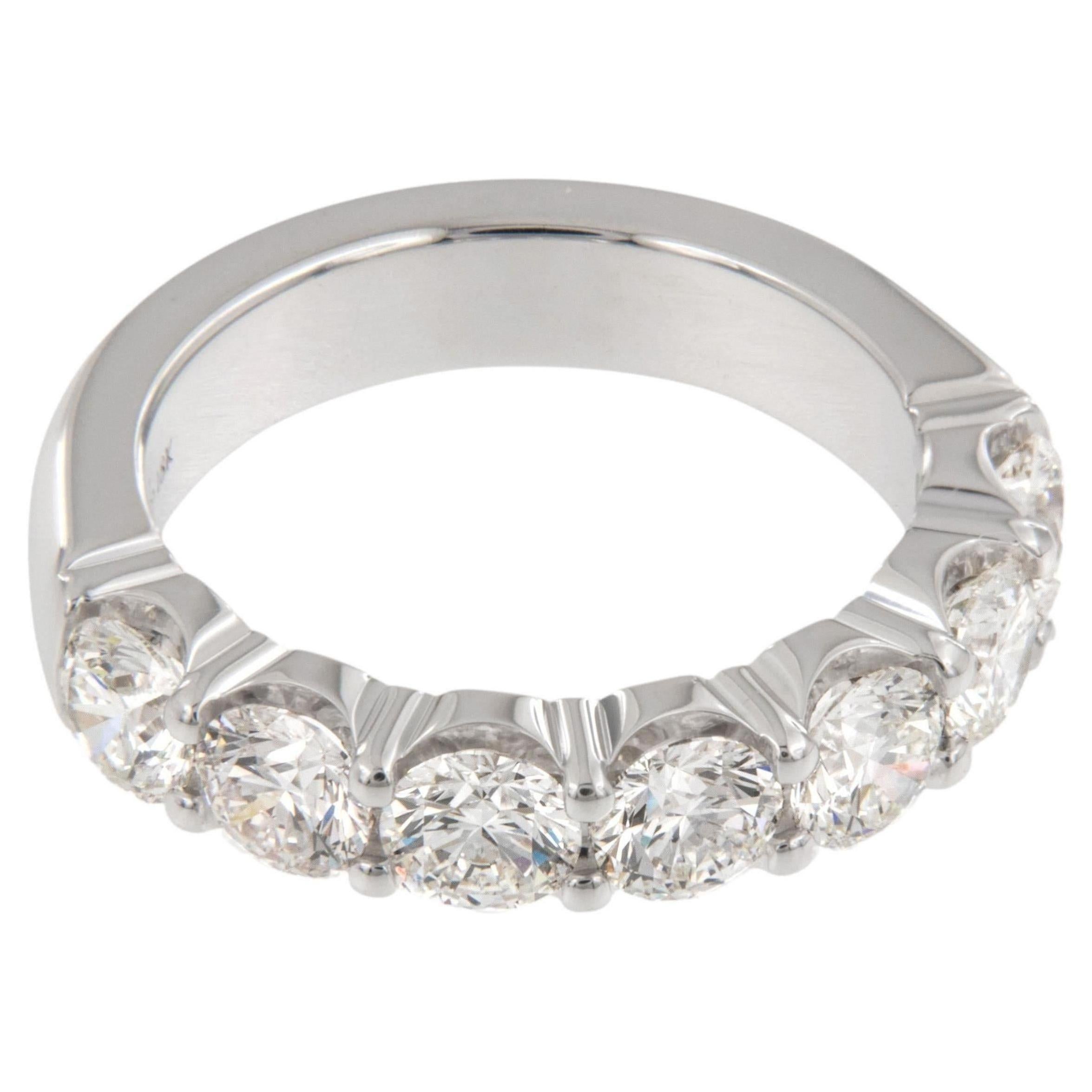 18 Karat Weißgold, 2,38 Karat insgesamt Diamantband Ring