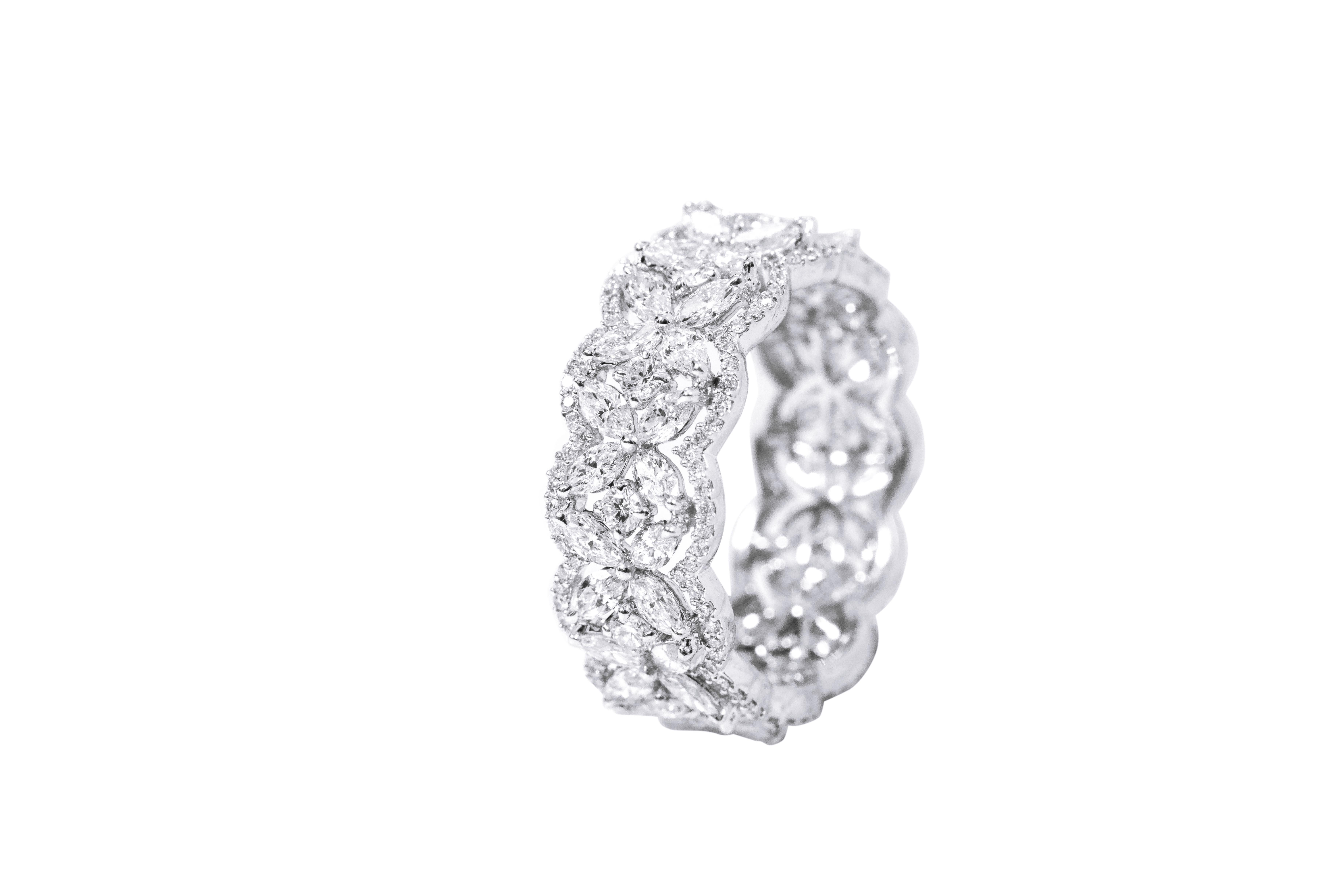 Women's 18 Karat White Gold 2.46 Carat Diamond Full-Band Engagement Ring For Sale