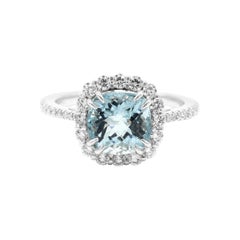 Bague grappe en or blanc 18 carats avec aigue-marine taille coussin et diamants de 2,50 carats