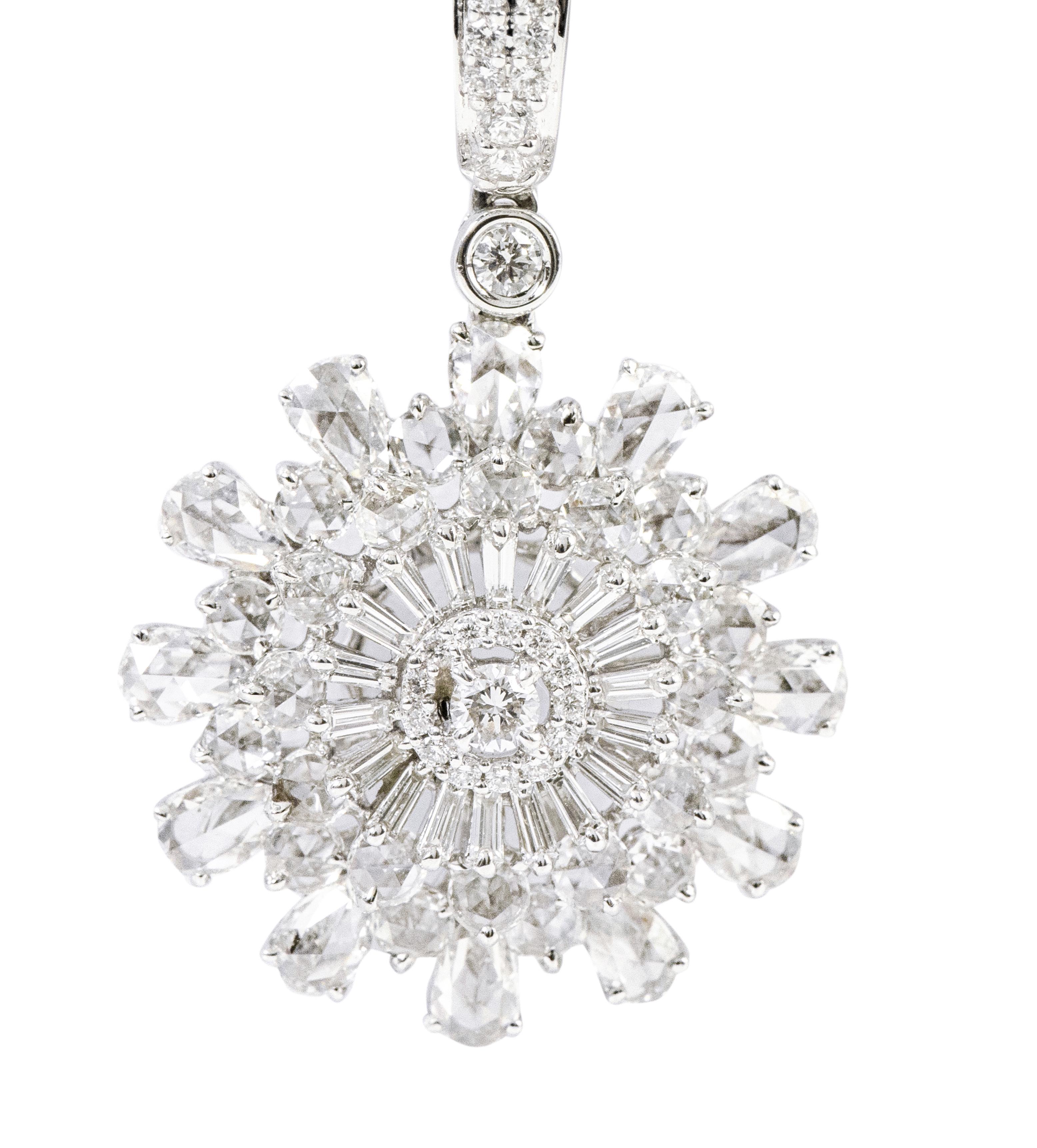 Pendants d'oreilles fantaisie en or blanc 18 carats avec diamants de 2,51 carats Neuf - En vente à Jaipur, IN