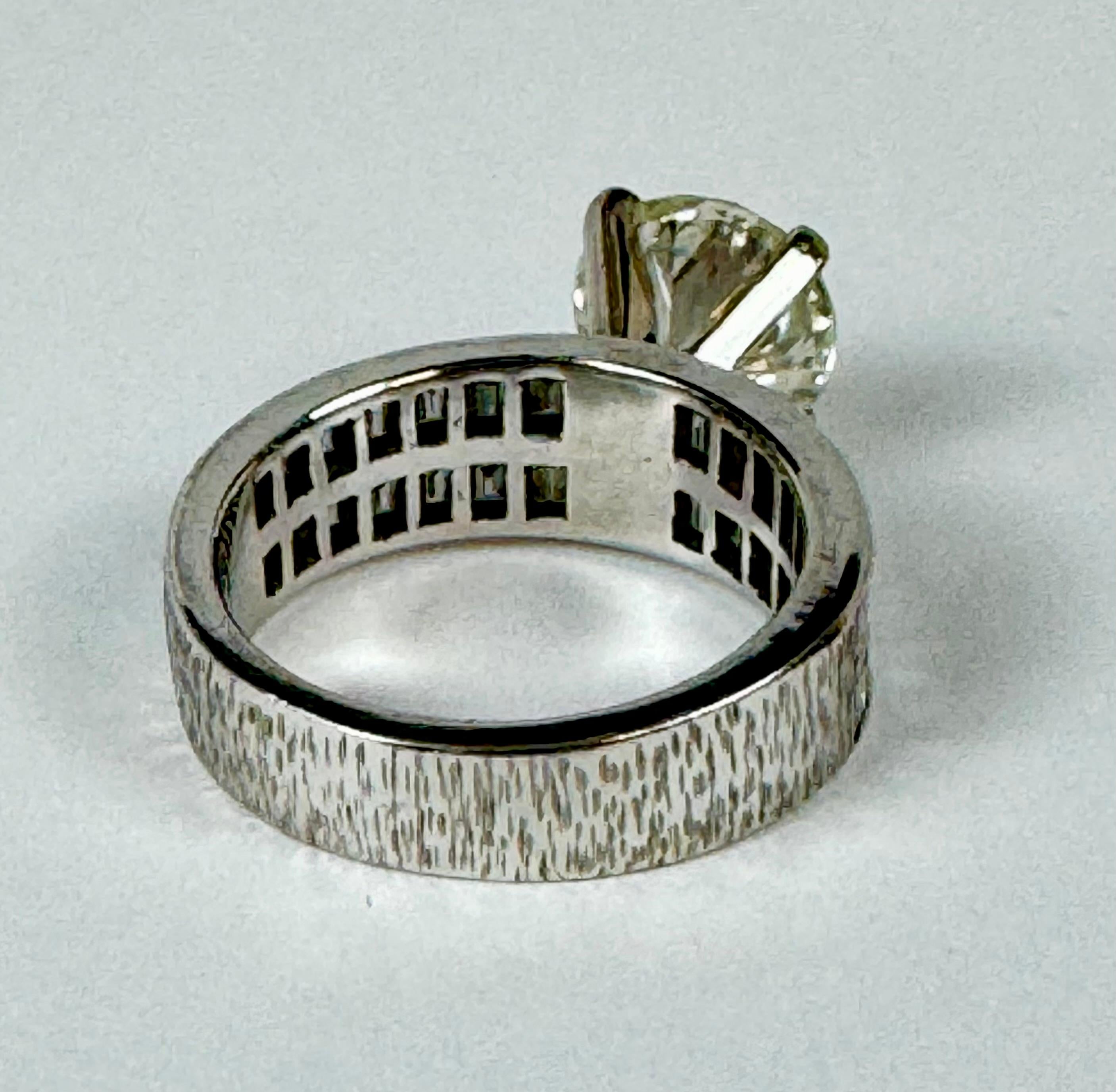 18 Karat White Gold, 2.62 Brilliant Cut Diamond 3.75 Total Carat Weight Ring For Sale 2