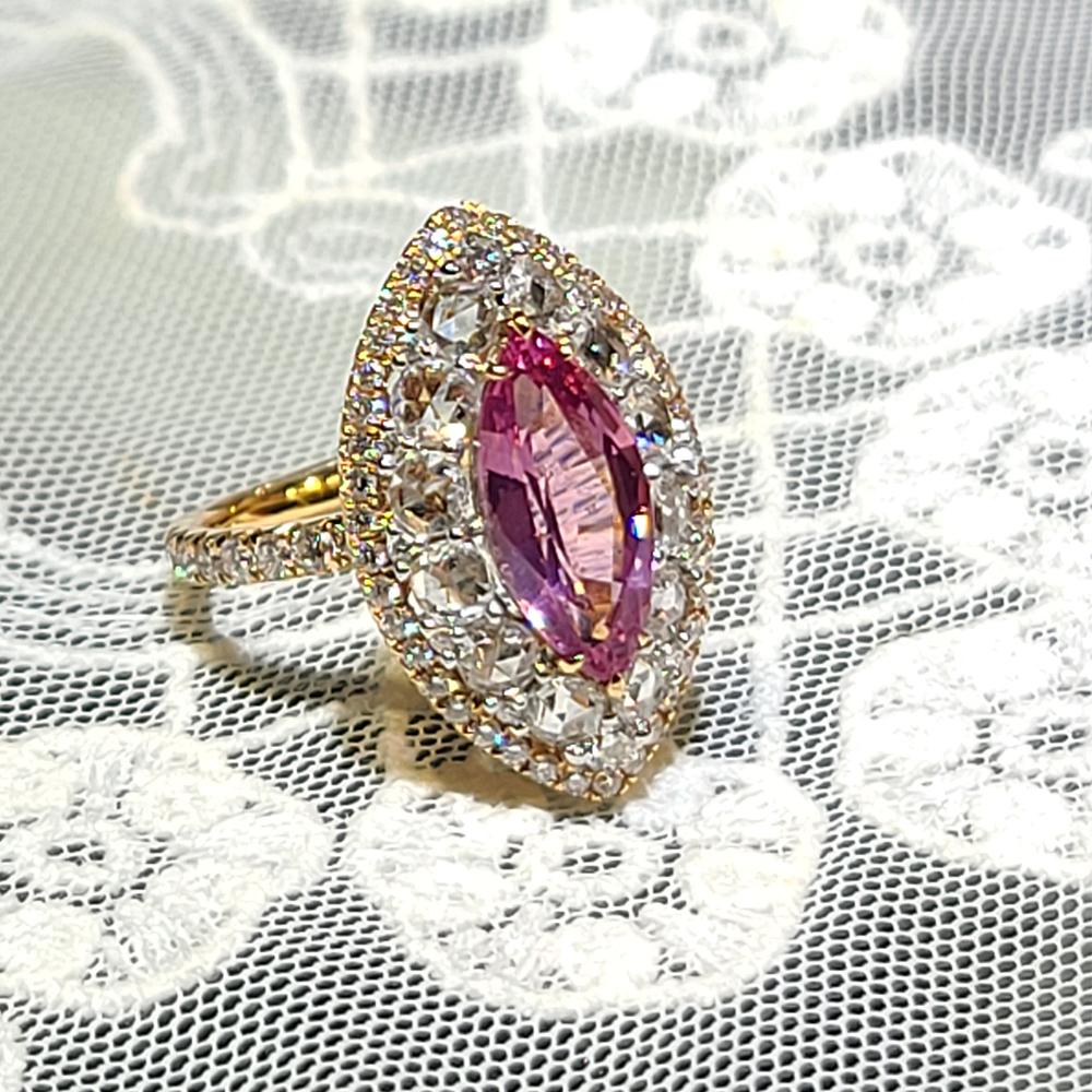 Bague cocktail en or rose 18 carats avec diamants et spinelle du Vietnam de 2,62 carats, sans chaleur Neuf - En vente à Central, HK