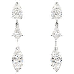 Pendientes de Gota de Tres Piedras en Oro Blanco de 18 Quilates y 2,72 Ct de Diamante Certificado Cometa