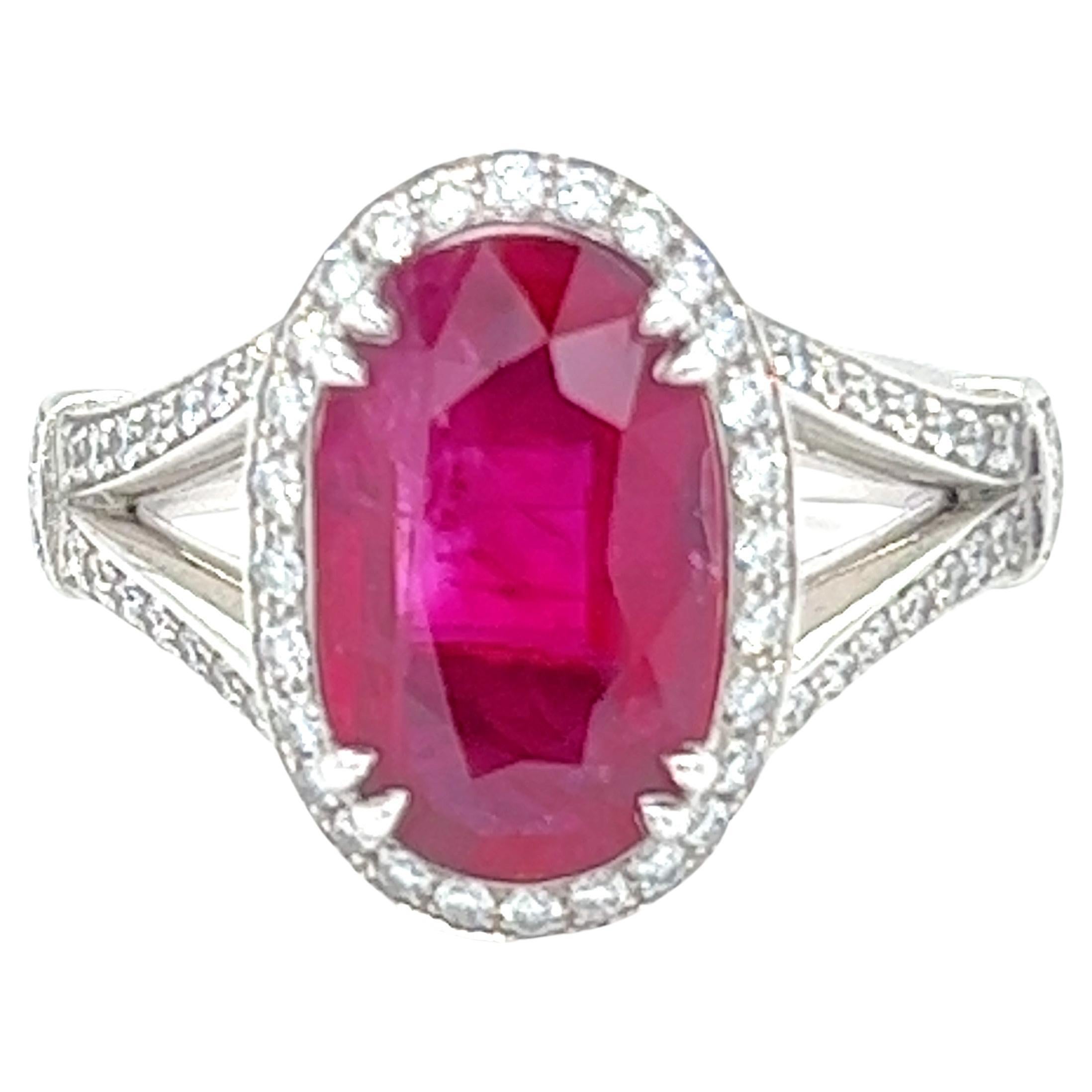 18 Karat White Gold 2.75 Carats Ruby and Diamond Engagement Ring For Sale
