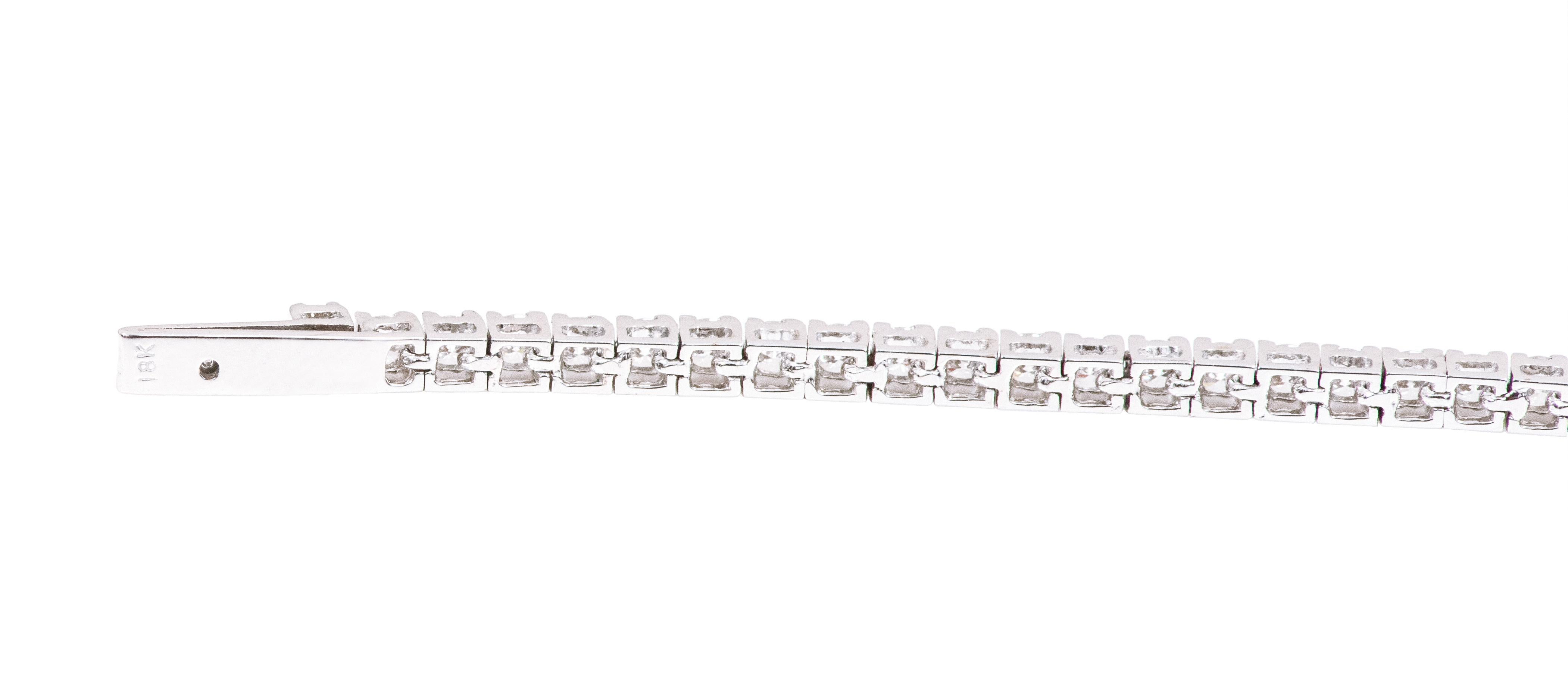 18 Karat White Gold 2.91 Carat Brilliant-Cut Diamond Tennis Statement Bracelet For Sale 2