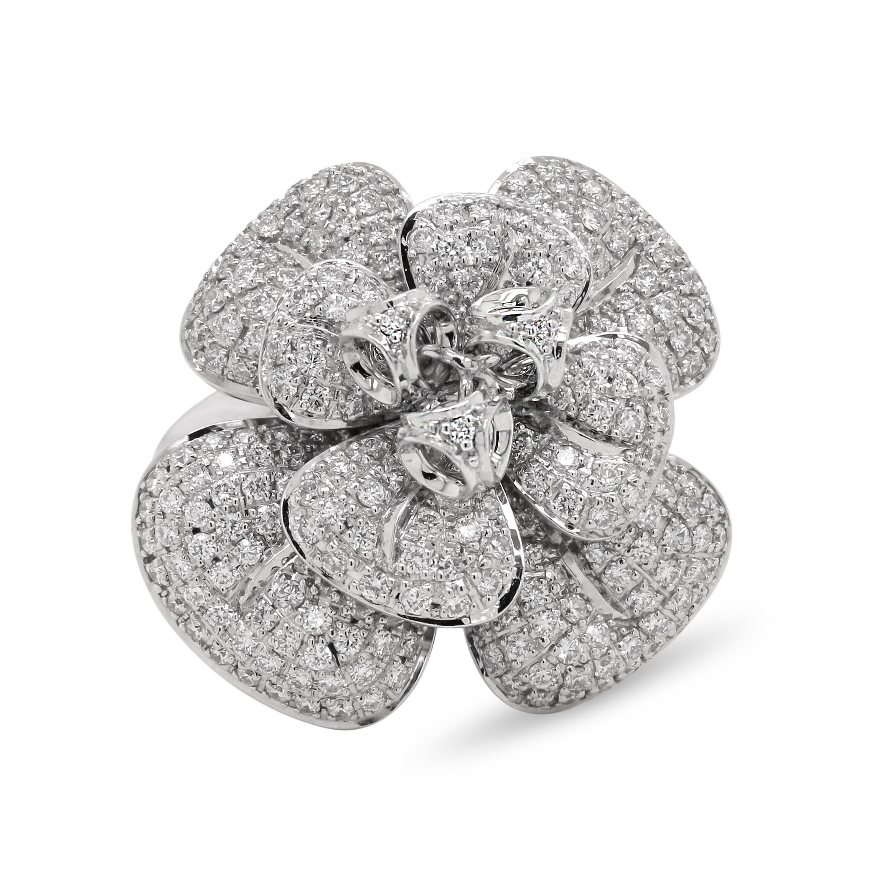 3 flower diamond ring