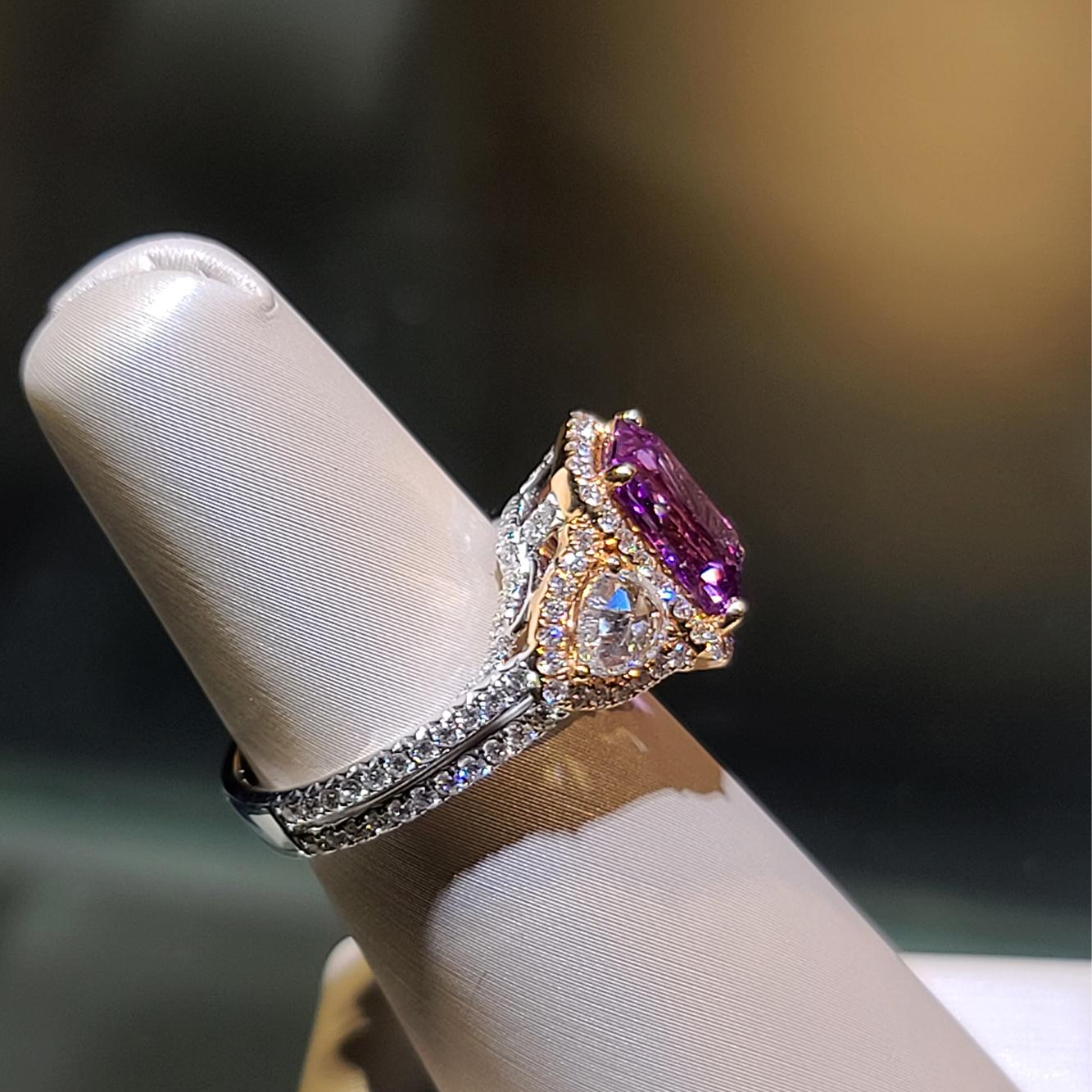 Mixed Cut 18 Karat White Gold 3.02 Carat No Heat purple Sapphire Diamond Ring For Sale