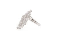 Bague cocktail en or blanc 18 carats 3.1 carats diamant Cluster Bijoux faits main