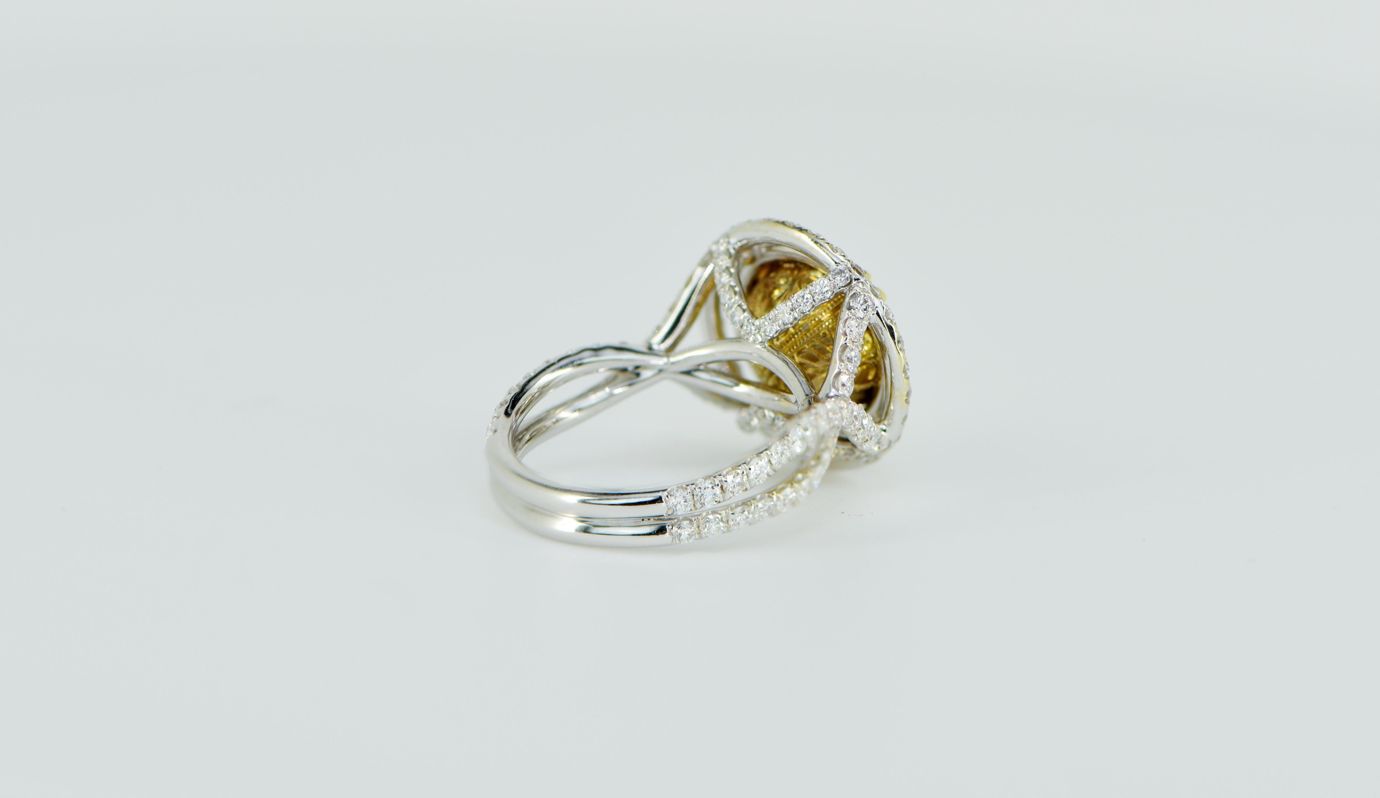 Round Cut 3.10ct Yellow Diamond Ring, 18 Karat White Gold For Sale