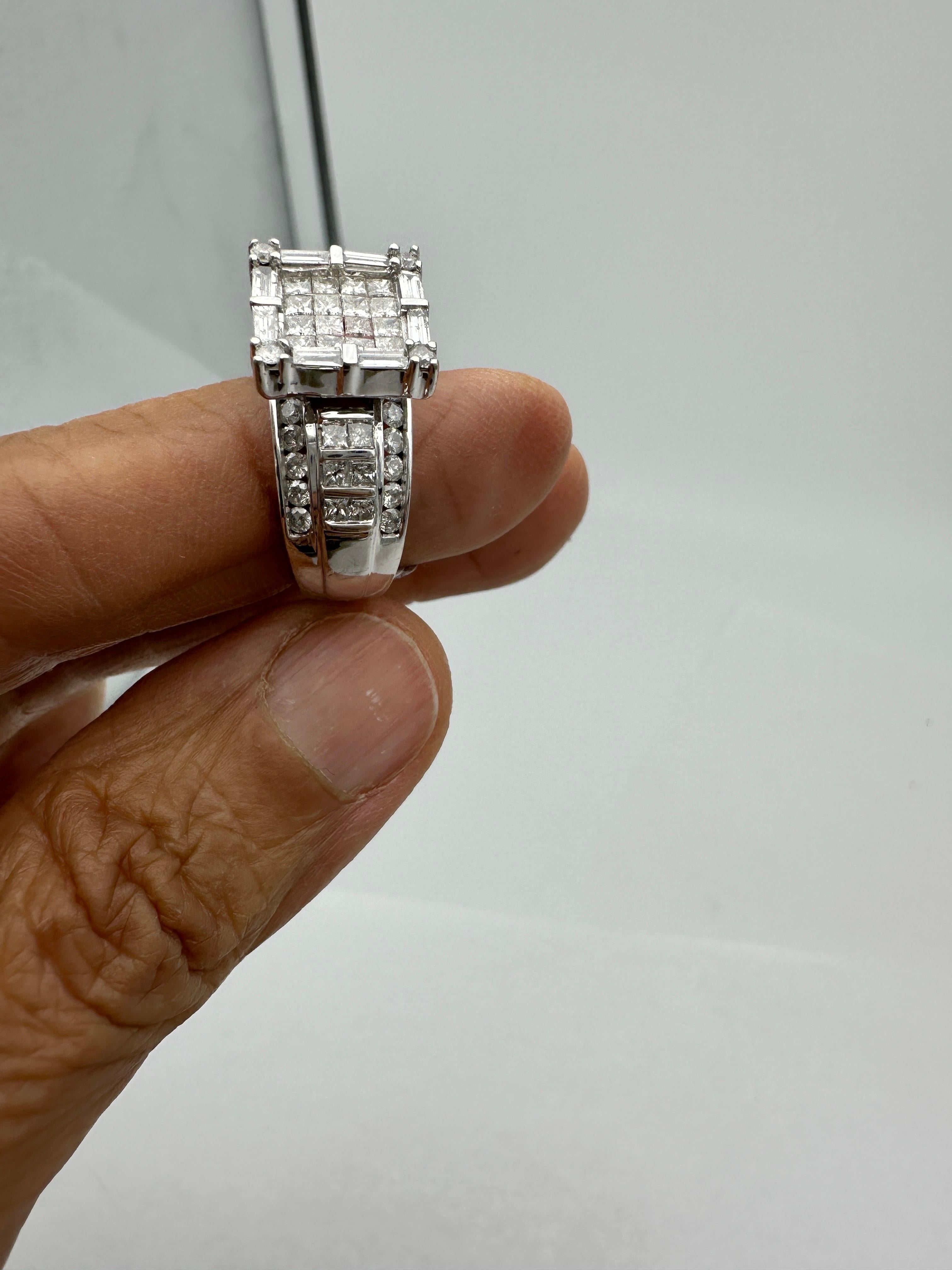 18 Karat Weißgold, 3,50 Karat Diamant-Prinzessinnenring, unsichtbarer Halo im Angebot 5