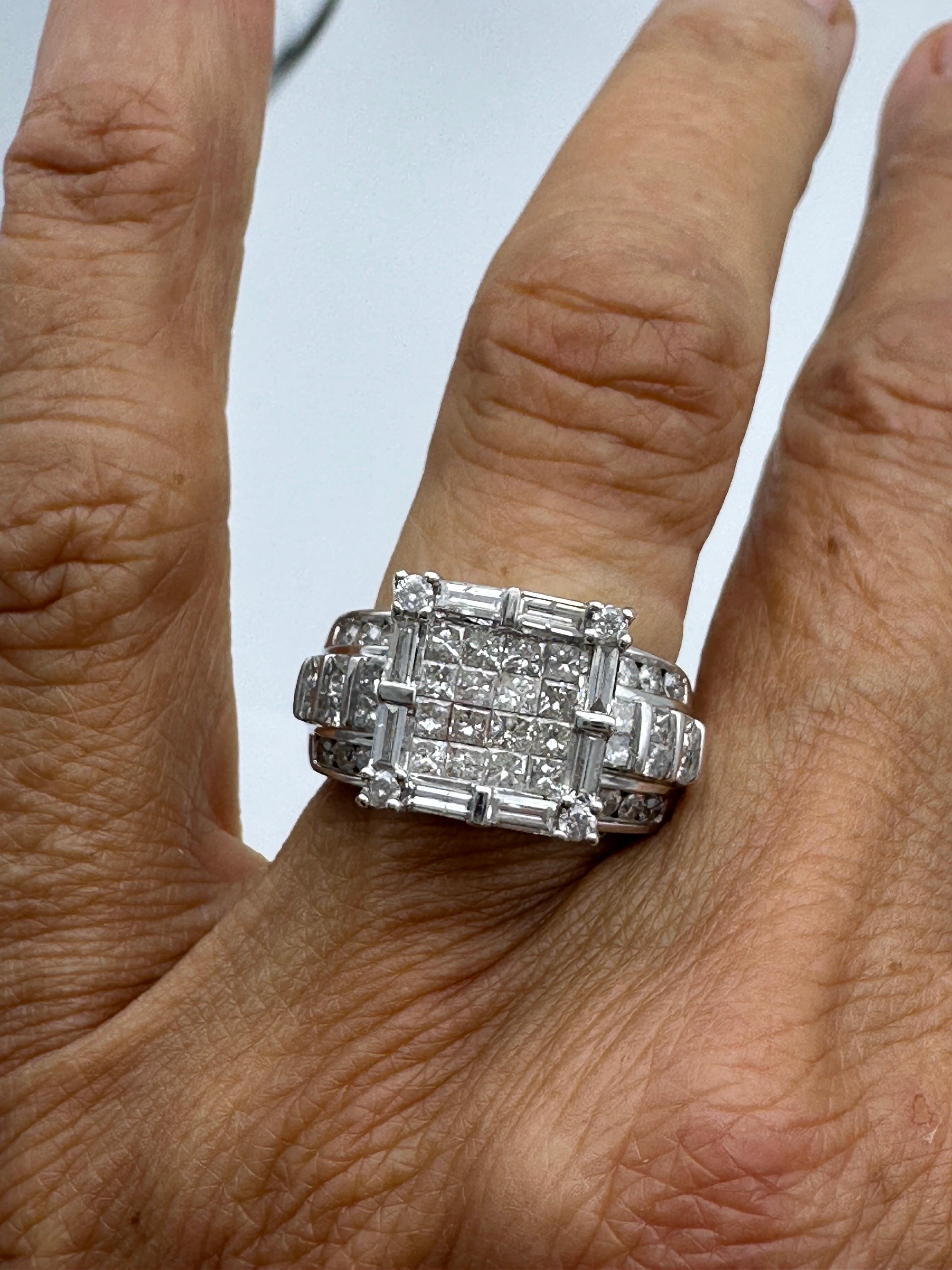 18 Karat Weißgold, 3,50 Karat Diamant-Prinzessinnenring, unsichtbarer Halo (Carréschliff) im Angebot