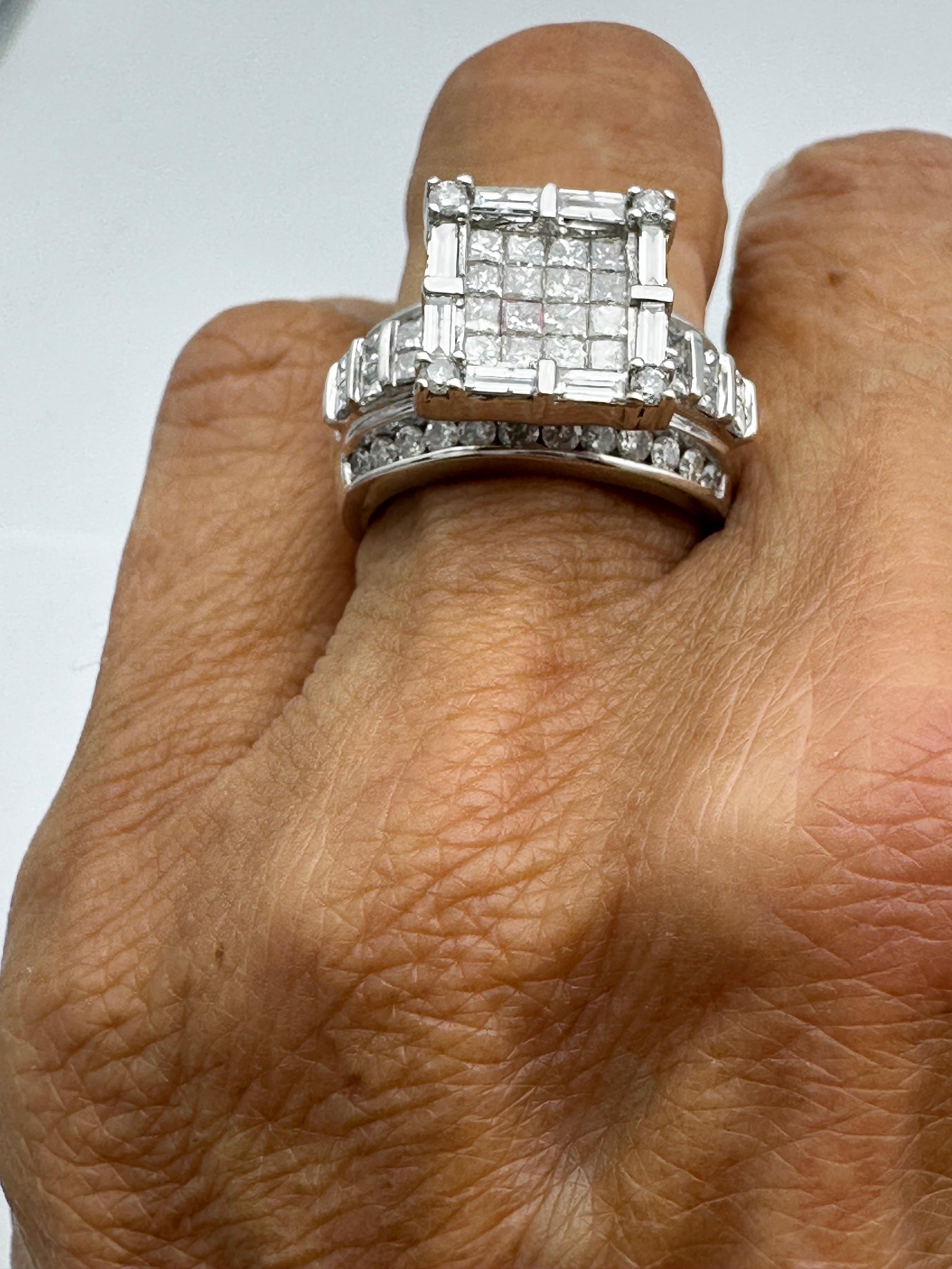 18 Karat Weißgold, 3,50 Karat Diamant-Prinzessinnenring, unsichtbarer Halo im Zustand „Hervorragend“ im Angebot in Laguna Hills, CA