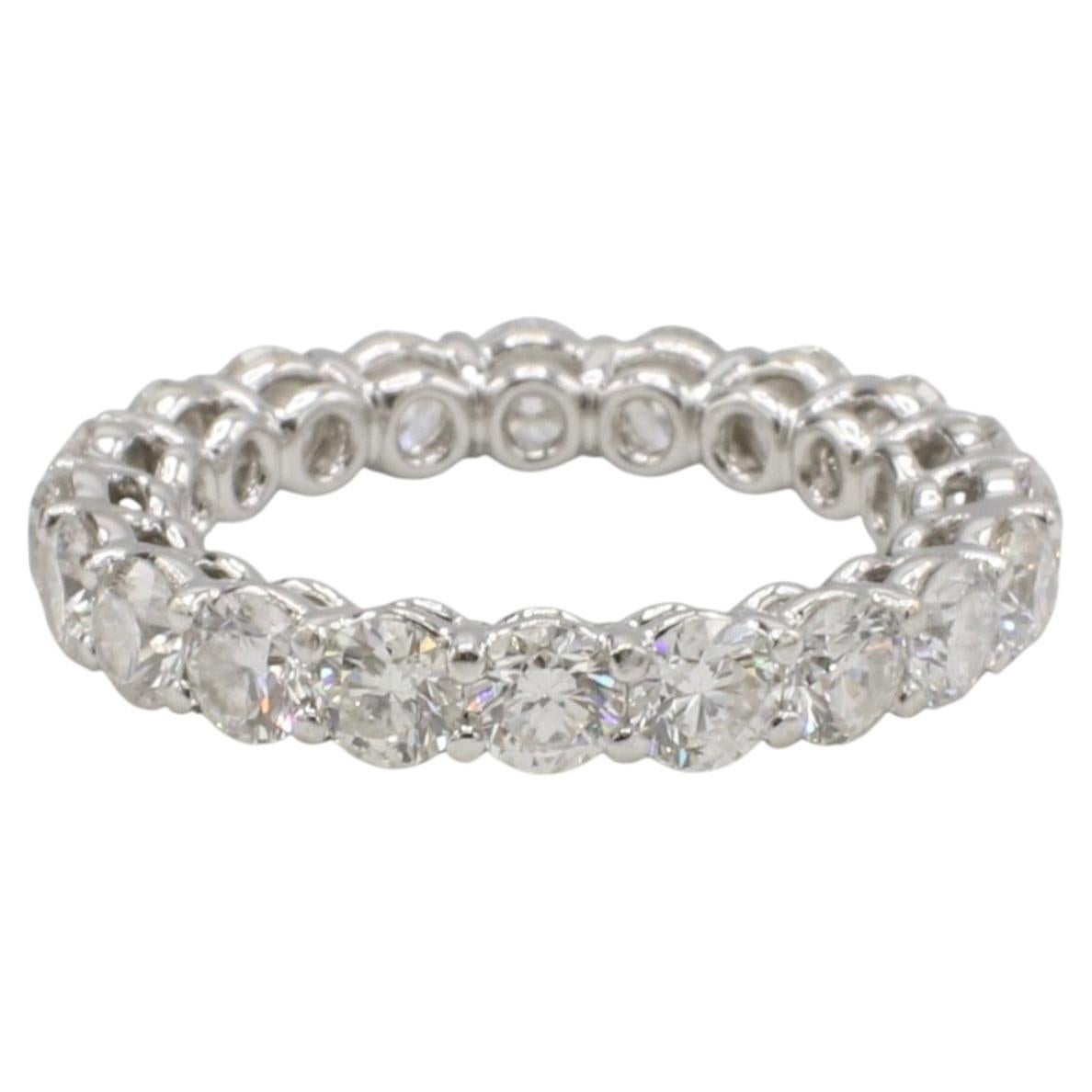 18 Karat Weißgold 3,50 Karat Natürlicher Runder Diamant Eternity Band Ehering