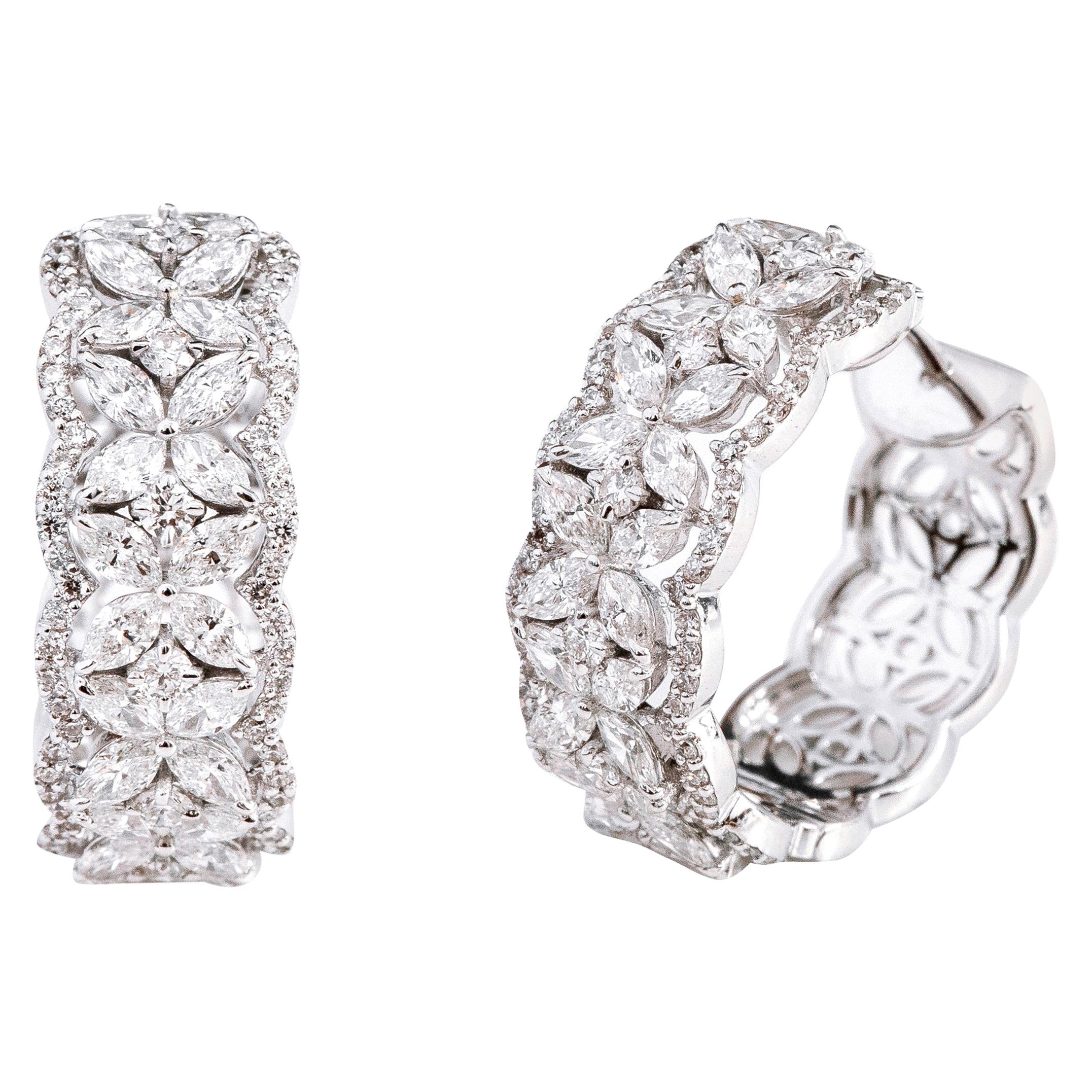 Boucles d'oreilles pendantes en or blanc 18 carats avec diamants de 3,53 carats