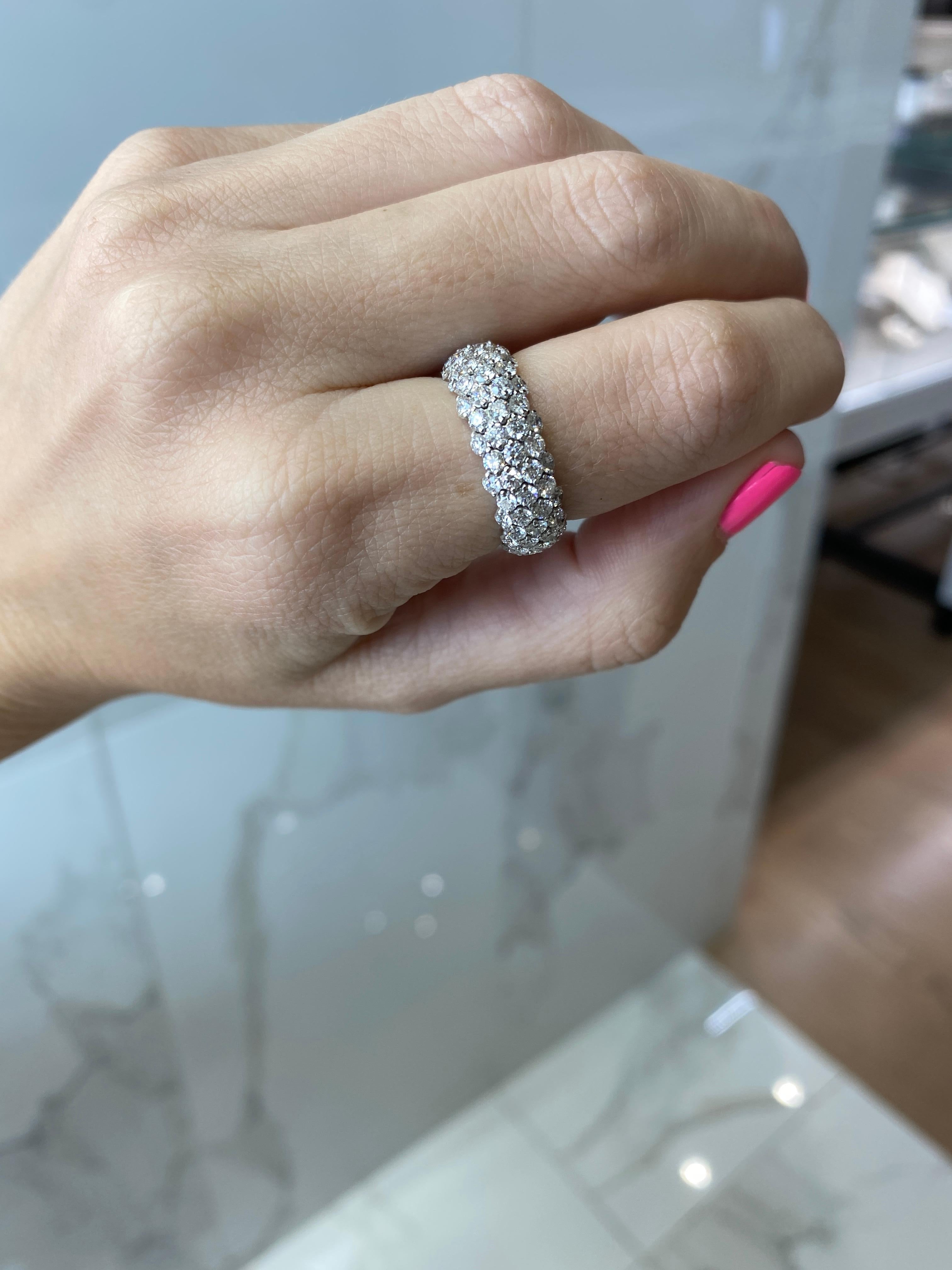18 Karat White Gold 3.75 Carat Total Weight Round Diamond Stretch Ring 6