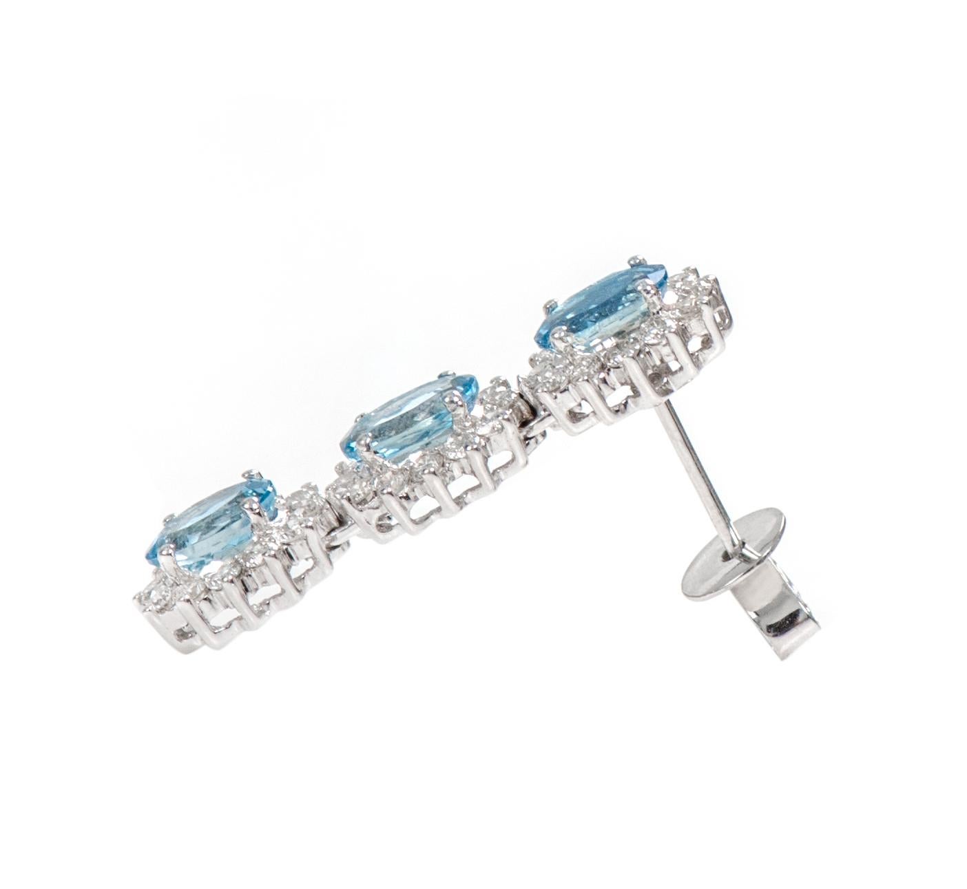 18 Karat White Gold 3.78 Carat Aquamarine and Diamond Cluster Dangle Earrings In New Condition For Sale In Jaipur, IN