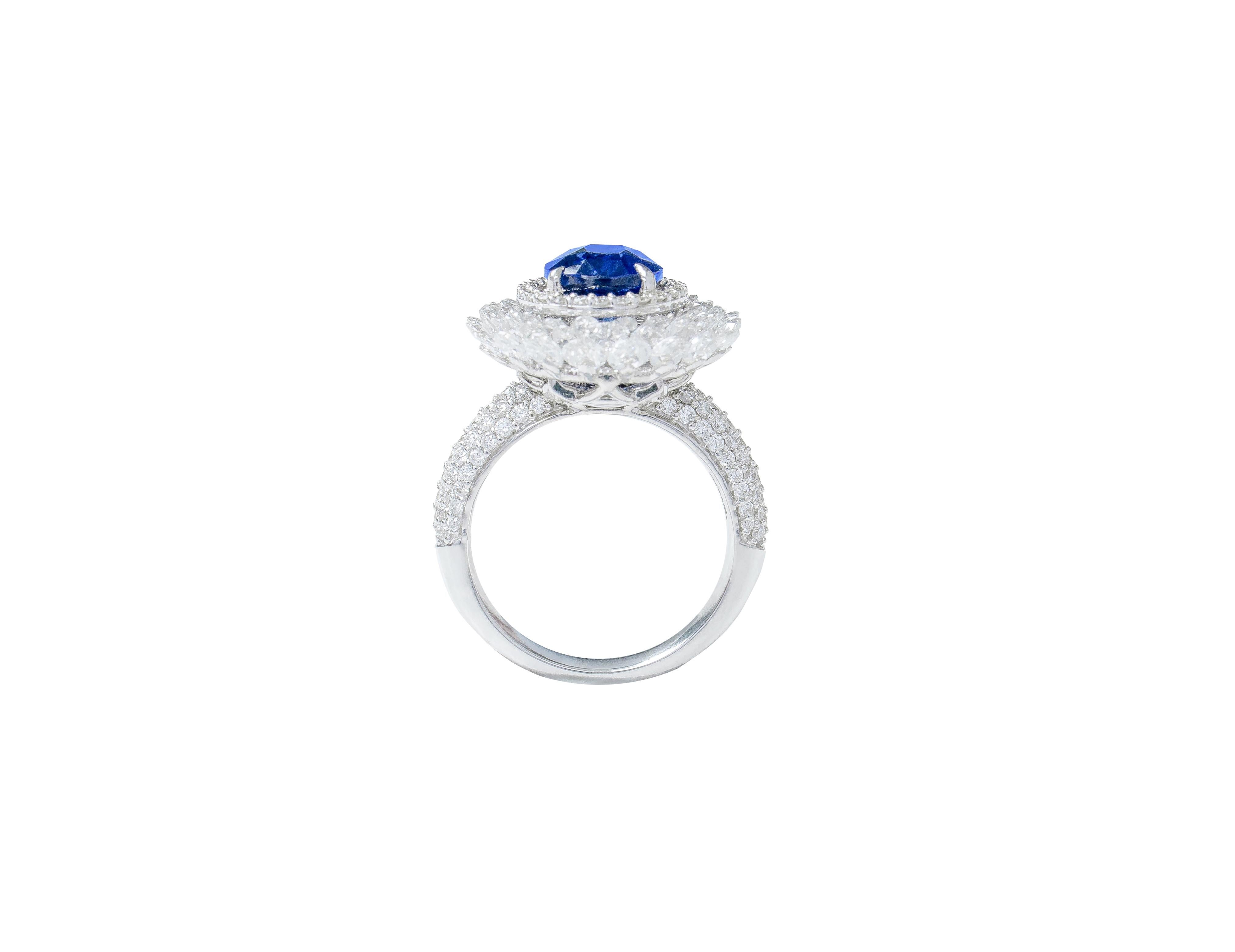 18 Karat White Gold 3.80 Carat Sapphire and Diamond Cocktail Ring In New Condition For Sale In Jaipur, IN