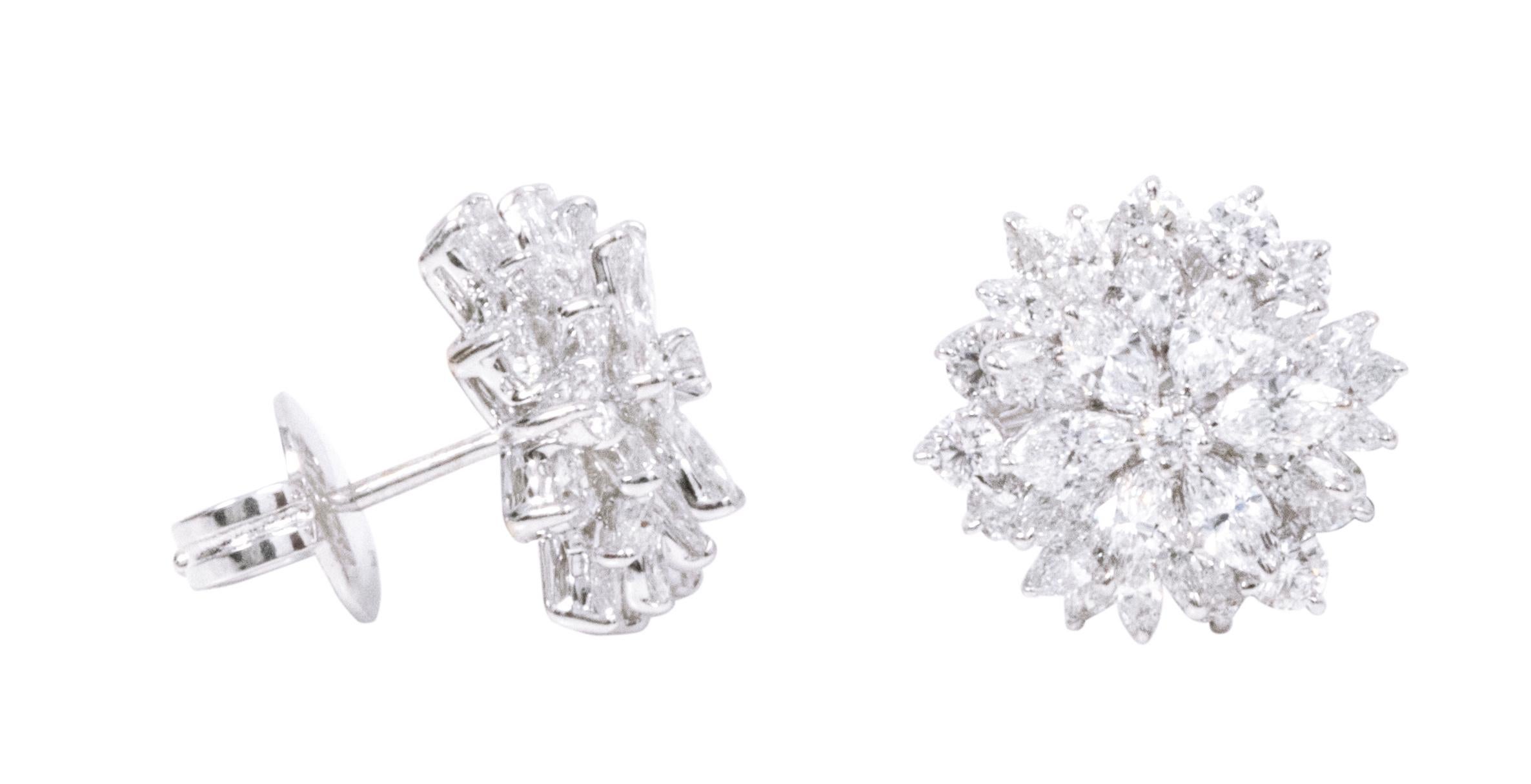 Modern 18 Karat White Gold 3.87 Carats Solitaire Diamond Stud Modulation Earrings For Sale