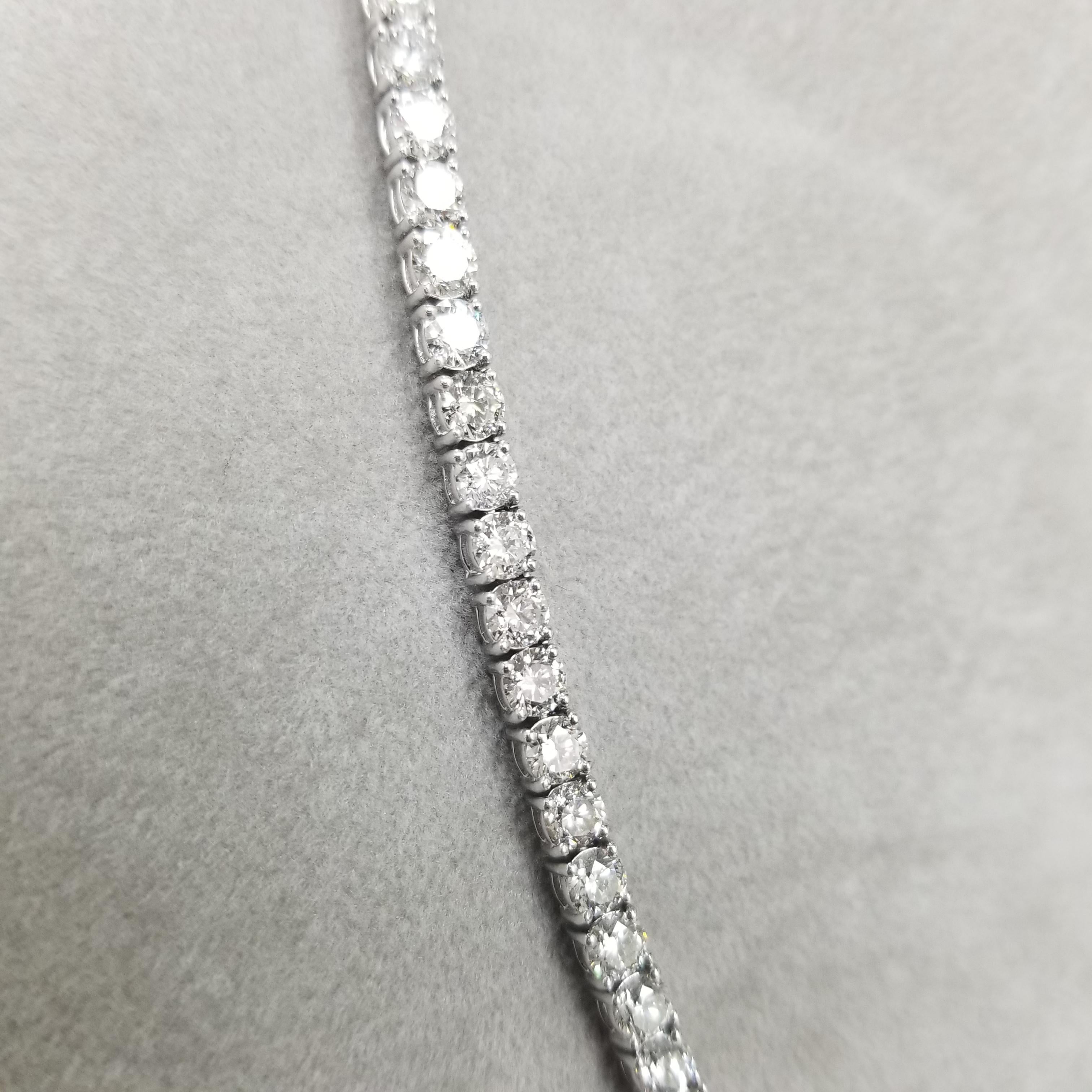 Contemporary 18 Karat White Gold 4 Prong Straight Diamond Necklace 20.51 Carat