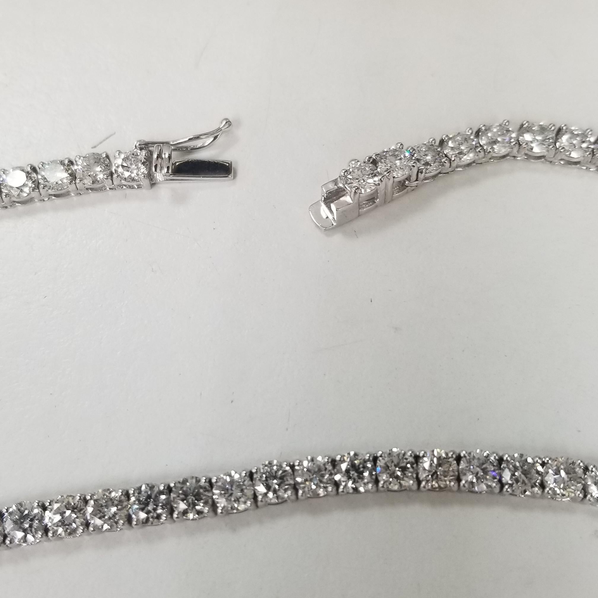 Women's or Men's 18 Karat White Gold 4 Prong Straight Diamond Necklace 20.51 Carat For Sale