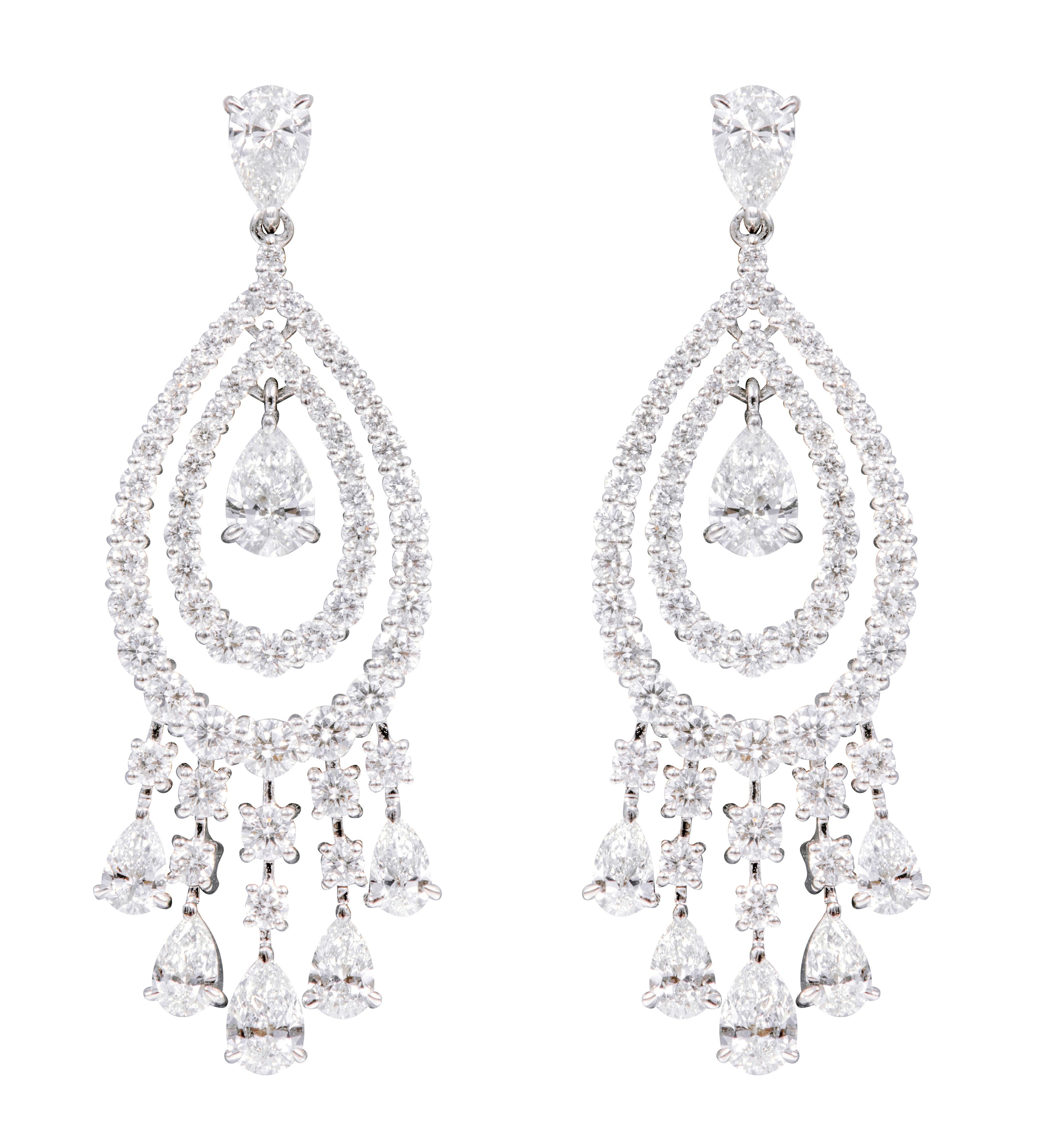 18 Karat White Gold 4.01 Carat Diamond Dangle Cocktail Earrings In New Condition For Sale In Jaipur, IN