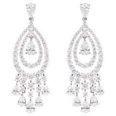 Boucles d'oreilles cocktail pendantes en or blanc 18 carats avec diamants 4,01 carats