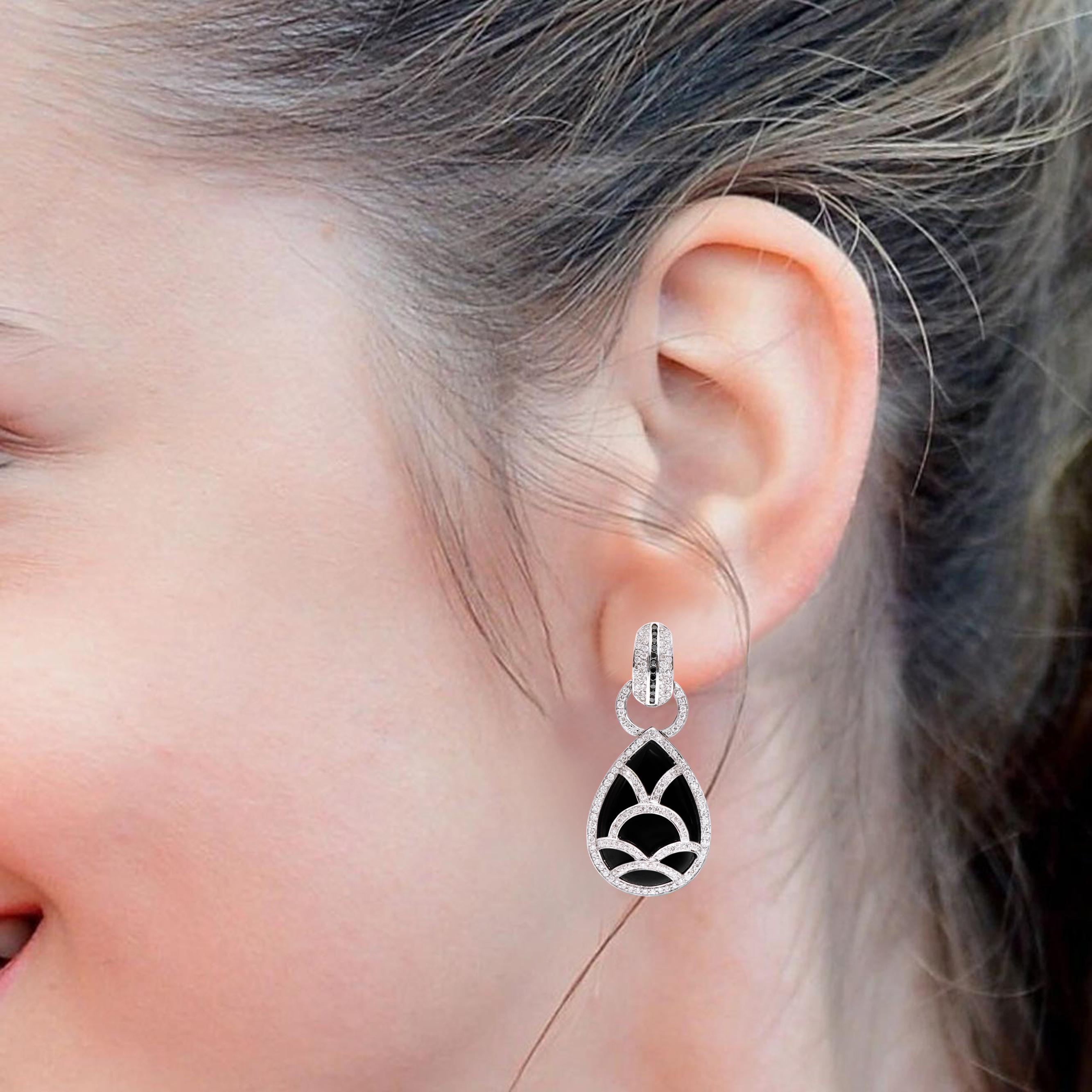 Pendientes de oro blanco de 18 quilates con diamantes de 42,96 quilates y ónix negro Moderno en venta