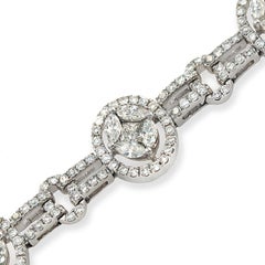 18 Karat White Gold 4.36 Carat Multi Shape G Vs1 Diamond Link Bracelet
