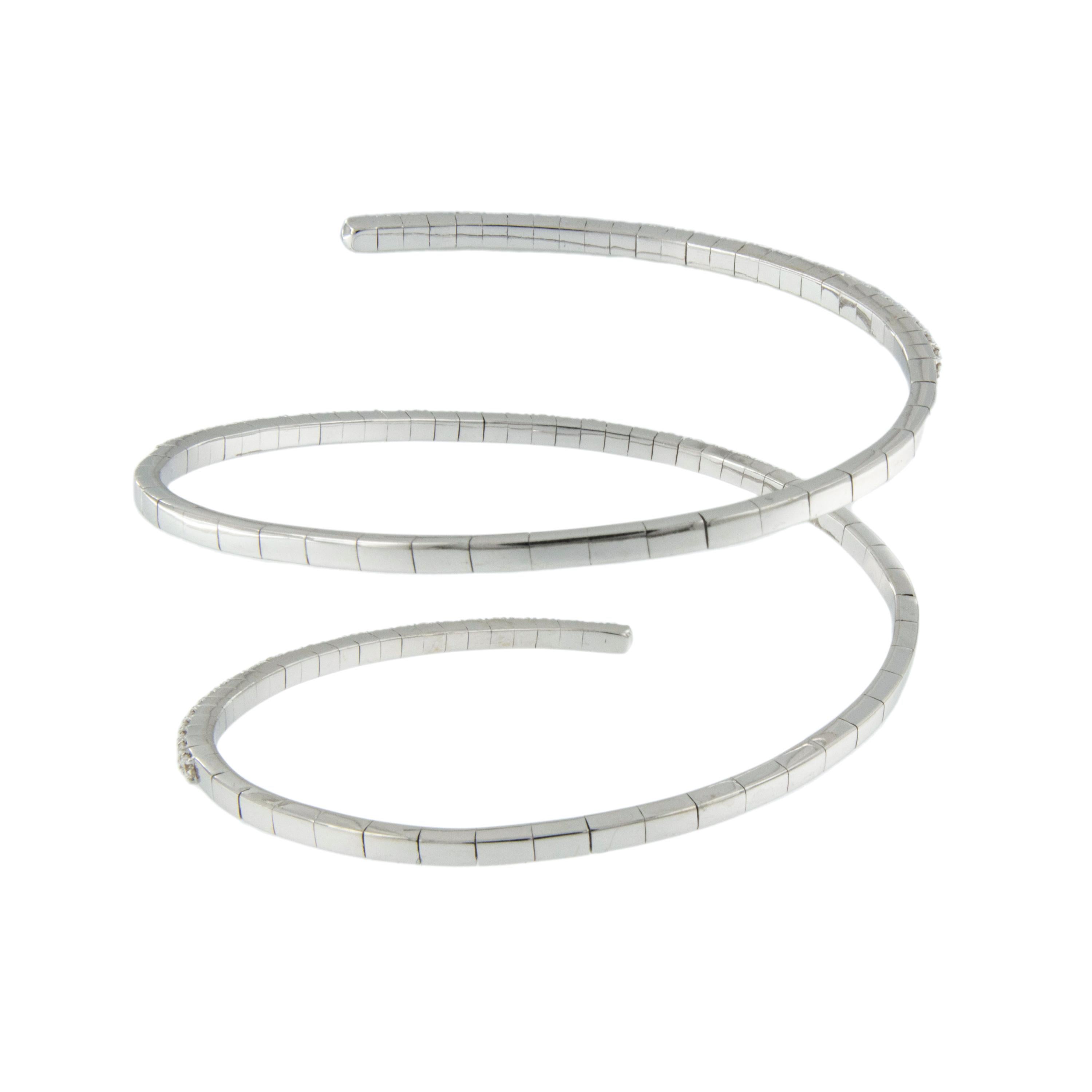 18 Karat Weißgold 4,38 Gesamtkaratgewicht Diamant-Wickel- Flex-Armband (Rundschliff)