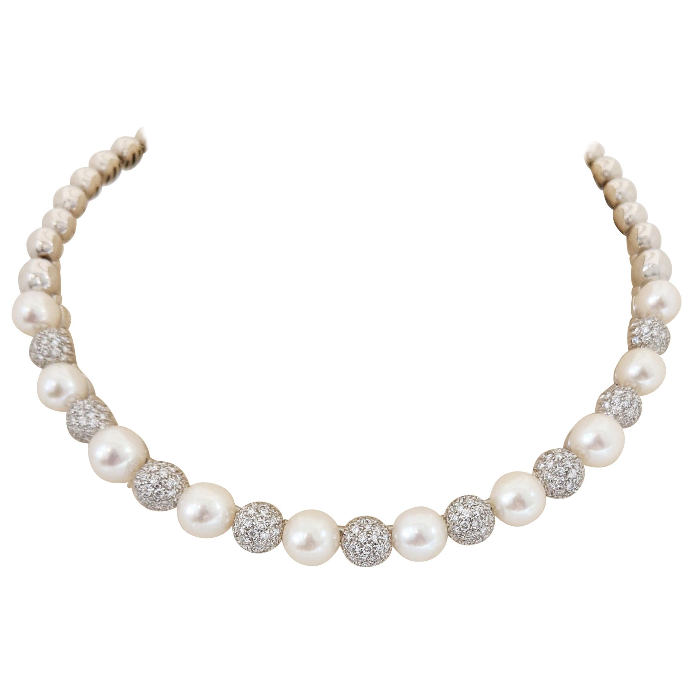 18 Karat White Gold, 4.39 Carat Diamond and Cultured Pearl Choker Necklace For Sale