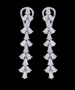 18 Karat White Gold 4.55 Carat Diamond Kite-Cut Masterpiece Earrings