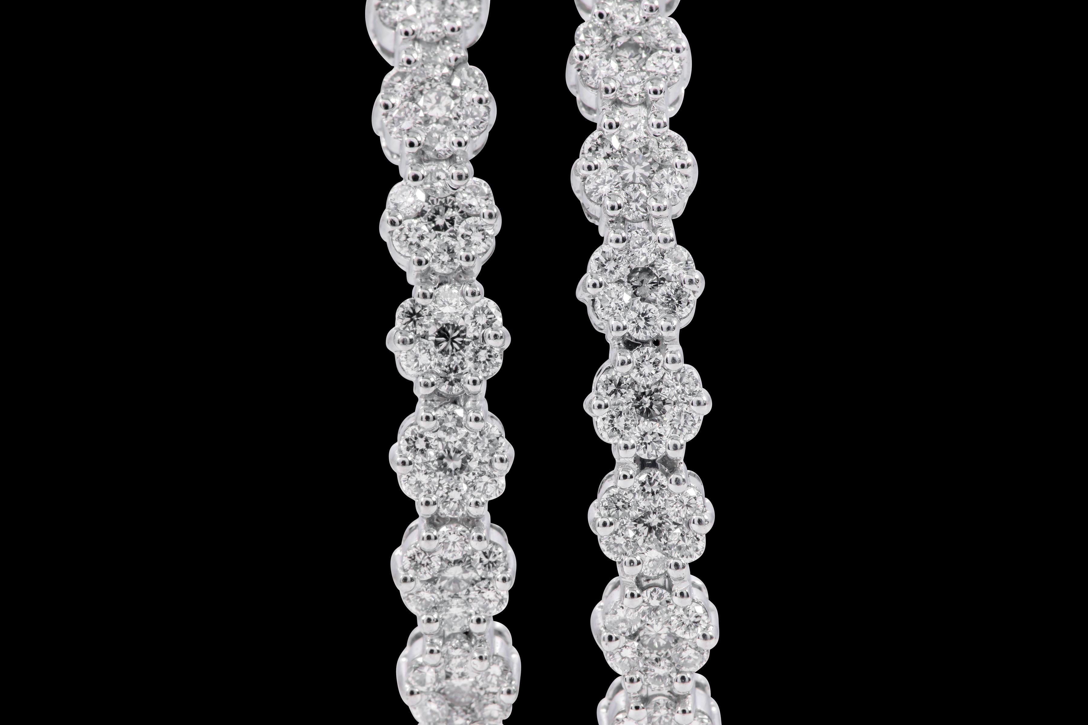 Pulsera brazalete de oro blanco de 18 quilates con diamantes 