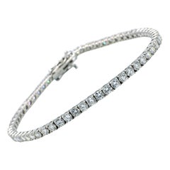 18 Karat White Gold 5.11 Carat Round Natural Diamond Tennis Line Bracelet