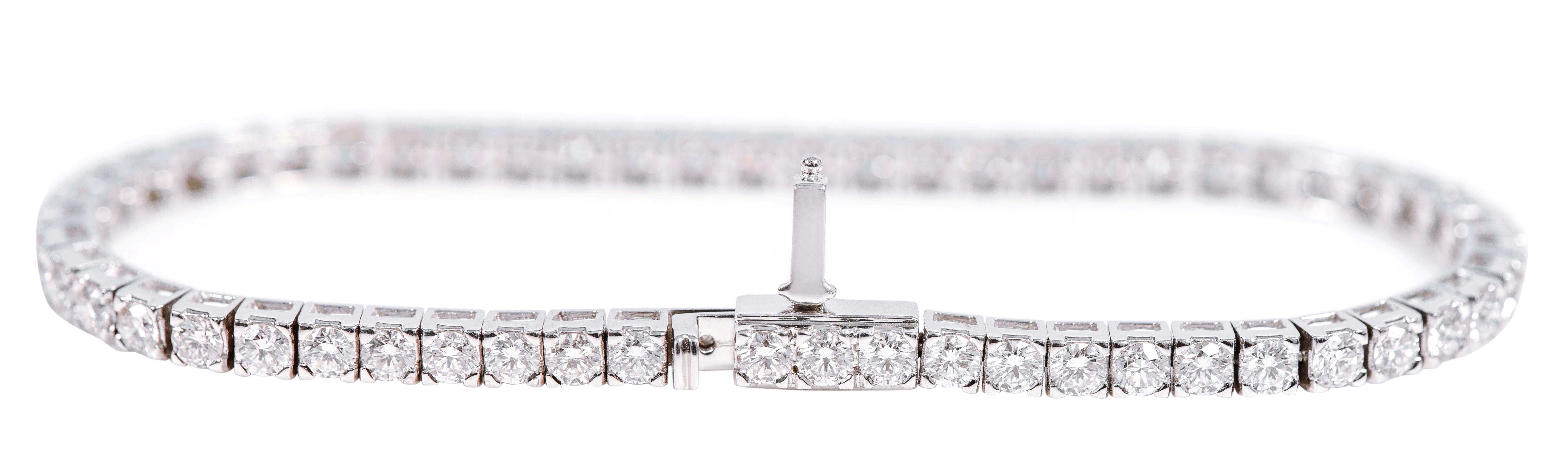 Women's 18 Karat White Gold 5.14 Carat Brilliant-Cut Diamond Tennis Bracelet Modern For Sale