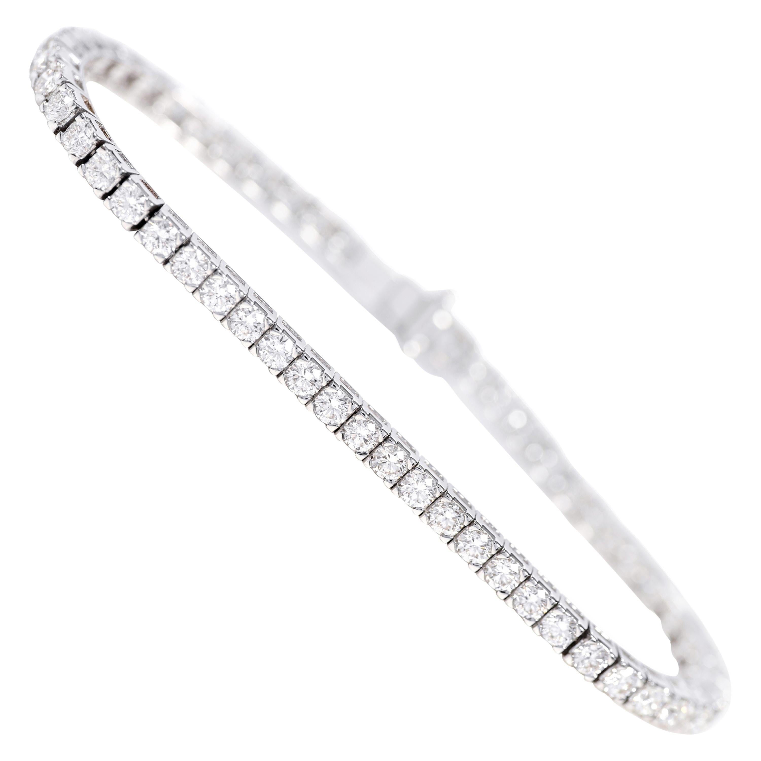 Bracelet tennis moderne en or blanc 18 carats avec diamants taille brillant de 5,14 carats
