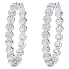 Créoles en or blanc 18 carats avec grappe de diamants taille brillant de 5,17 carats