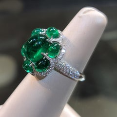18 Karat White Gold 5.20 Carat Cabochon Emerald Diamond Ring