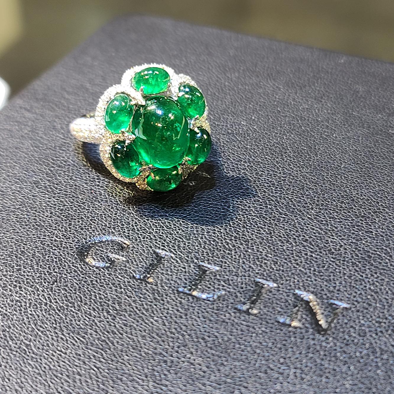 Oval Cut 18 Karat White Gold 5.20 Carat Cabochon Emerald Diamond Ring For Sale