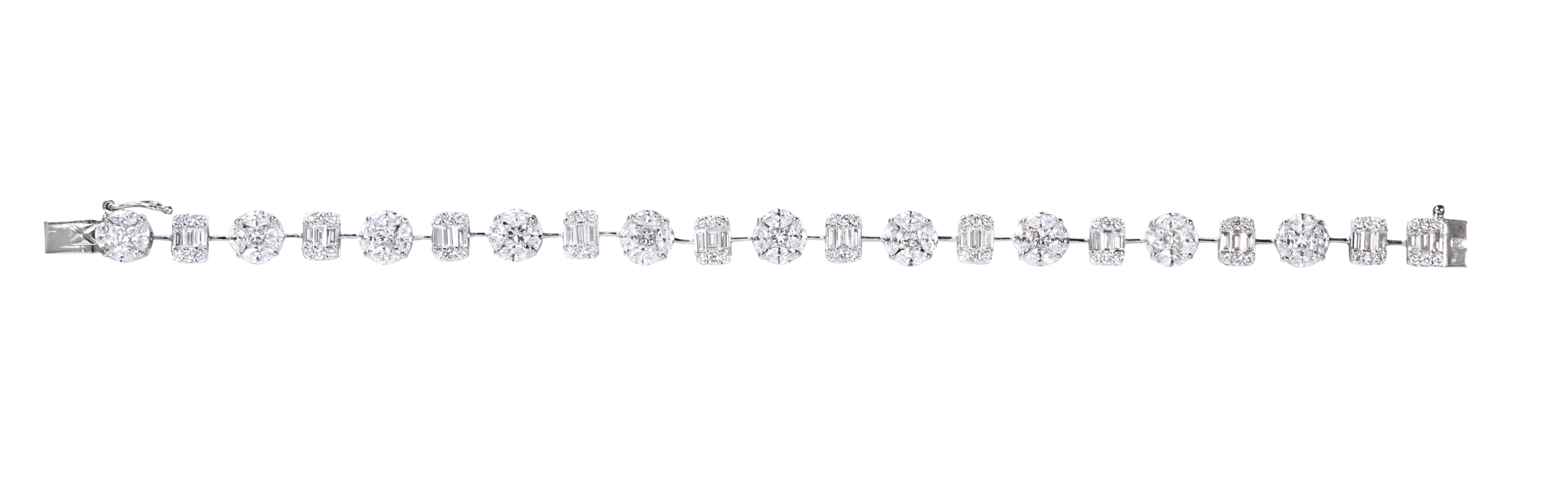 Contemporary 18 Karat White Gold 5.20 Carat Diamond Tennis Bracelet For Sale