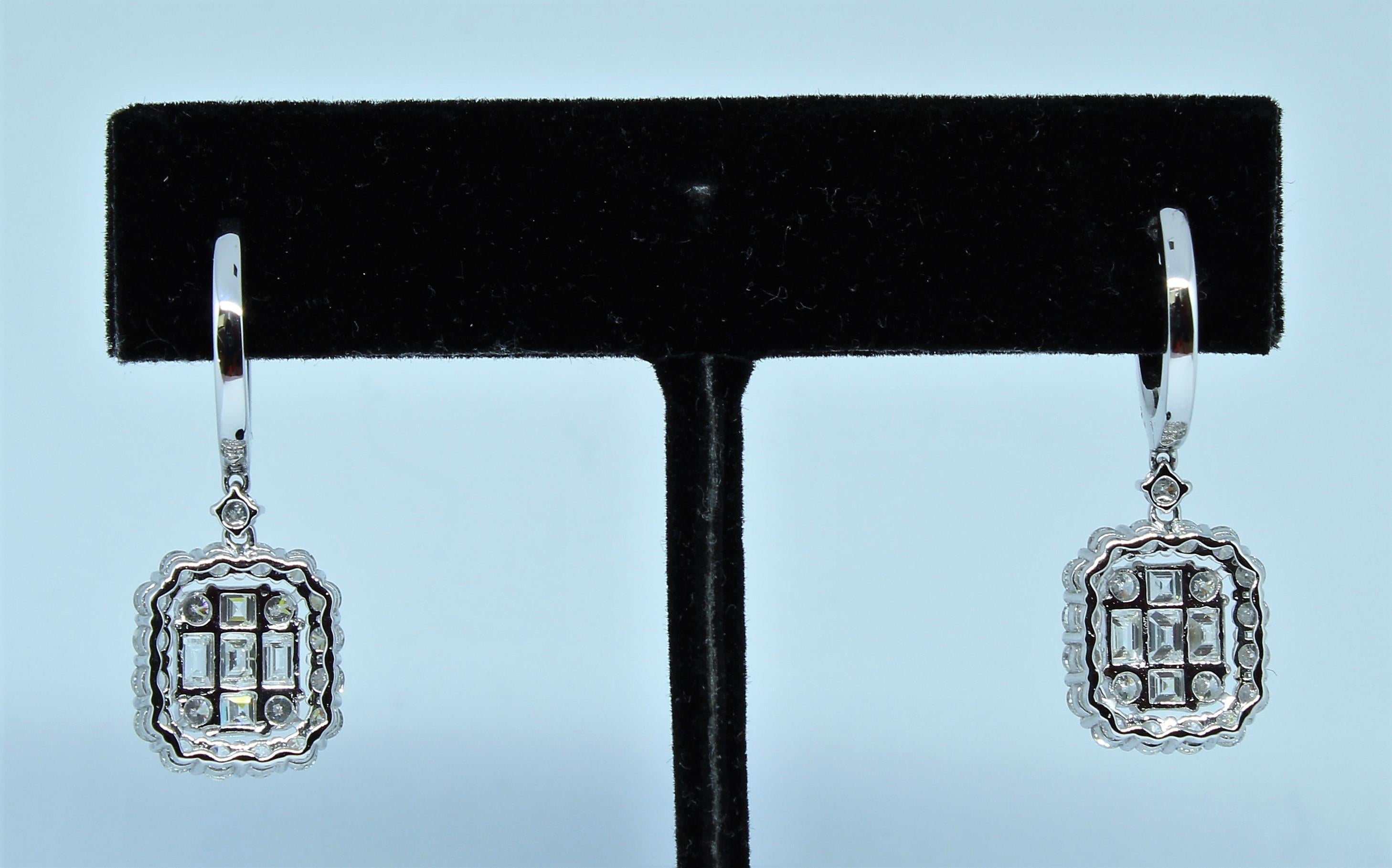 18 Karat White Gold 5.28 Diamond Rectangular Clip-On Earrings In New Condition In New York, NY