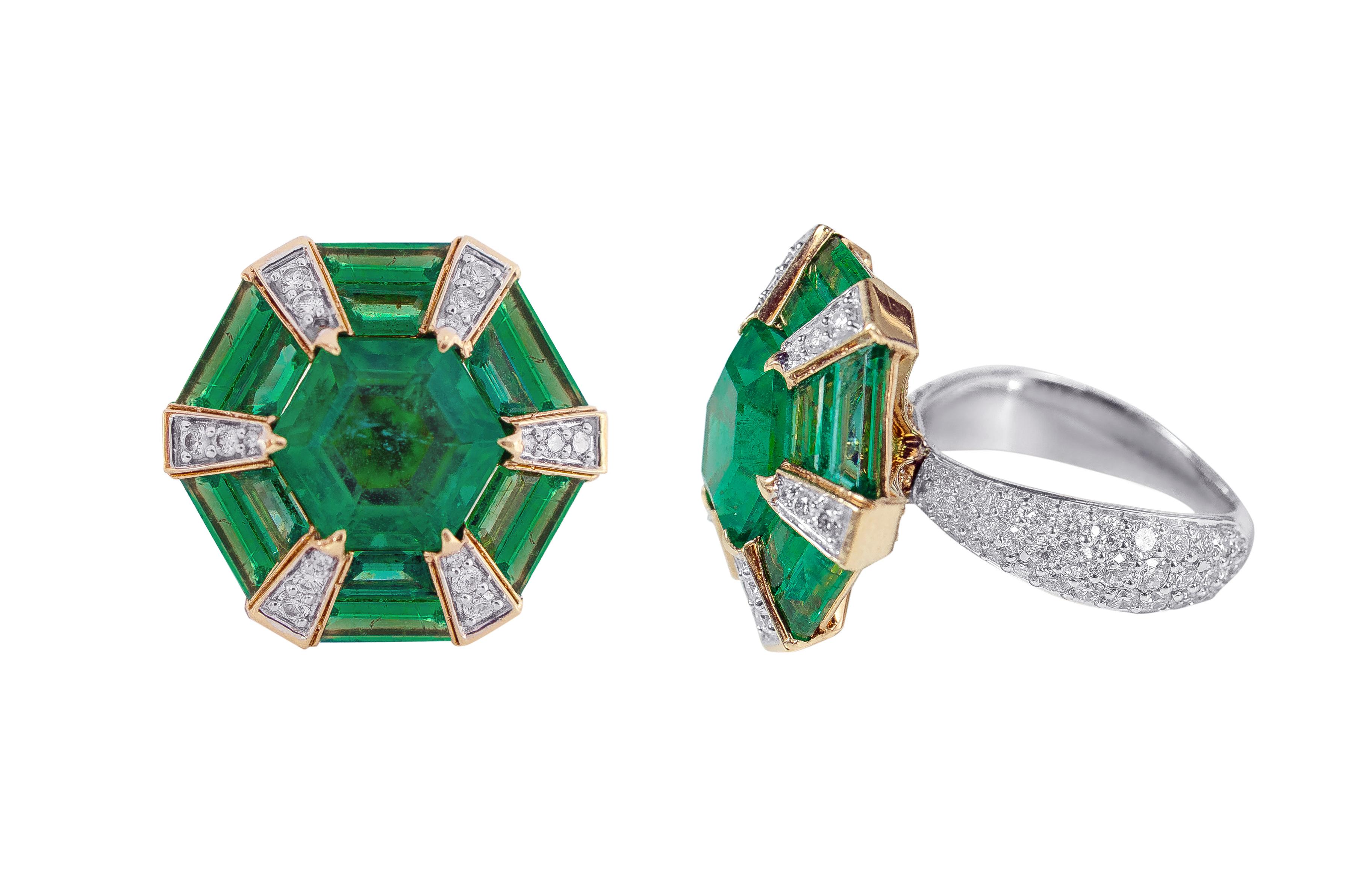 Modern 18 Karat White Gold 5.31 Carat Natural Emerald Hexagon and Diamond Cocktail Ring For Sale