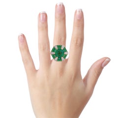 18 Karat White Gold 5.31 Carat Natural Emerald Hexagon and Diamond Cocktail Ring