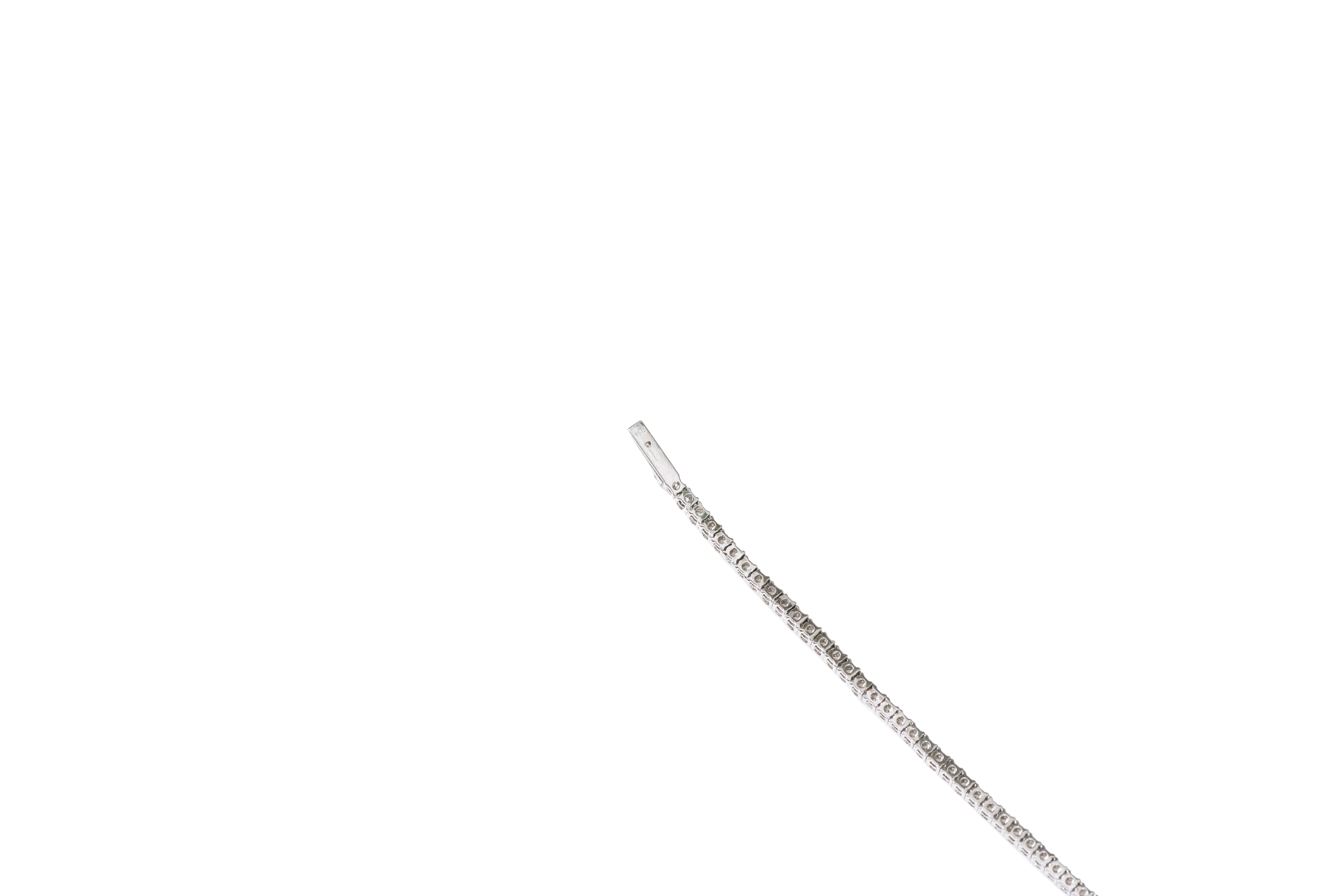 Women's 18 Karat White Gold 5.35 Carat Brilliant-Cut Diamond Tennis Necklace For Sale