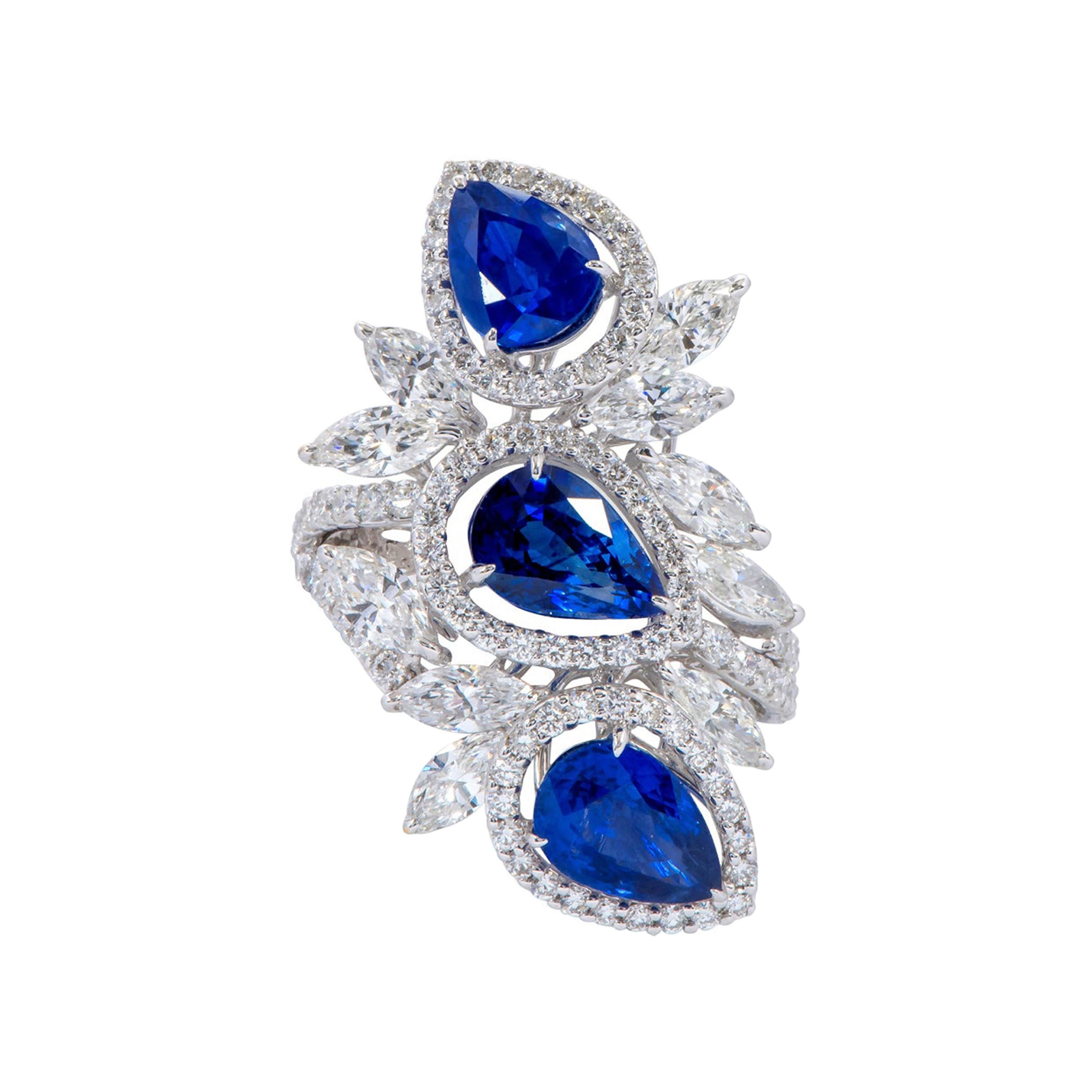 18 Karat White Gold 5.43 Carat Sapphire and Diamond Cocktail Ring For Sale