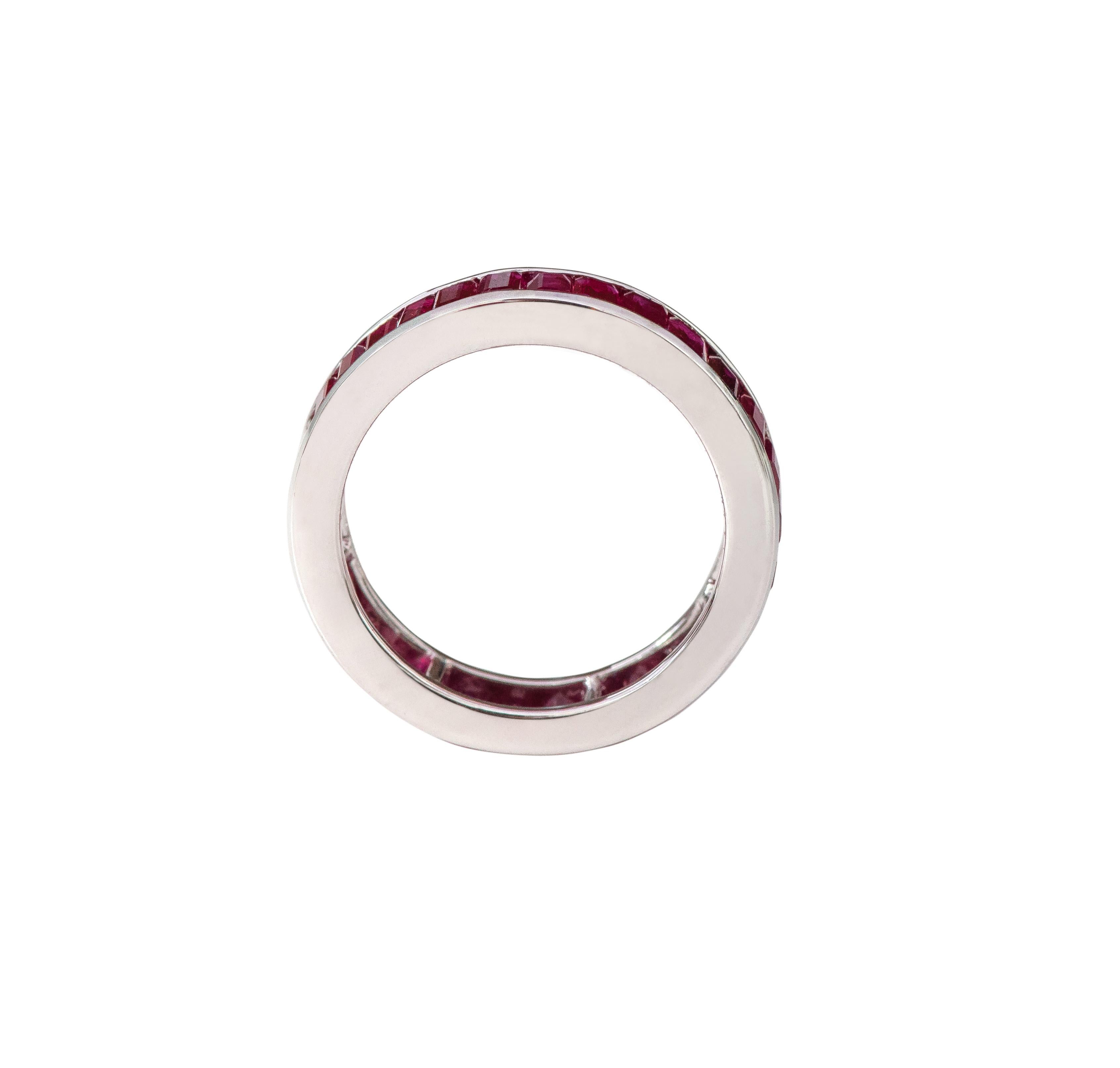 18 Karat White Gold 5.46 Carat Baguette-Cut Ruby Eternity Band Ring For Sale 8