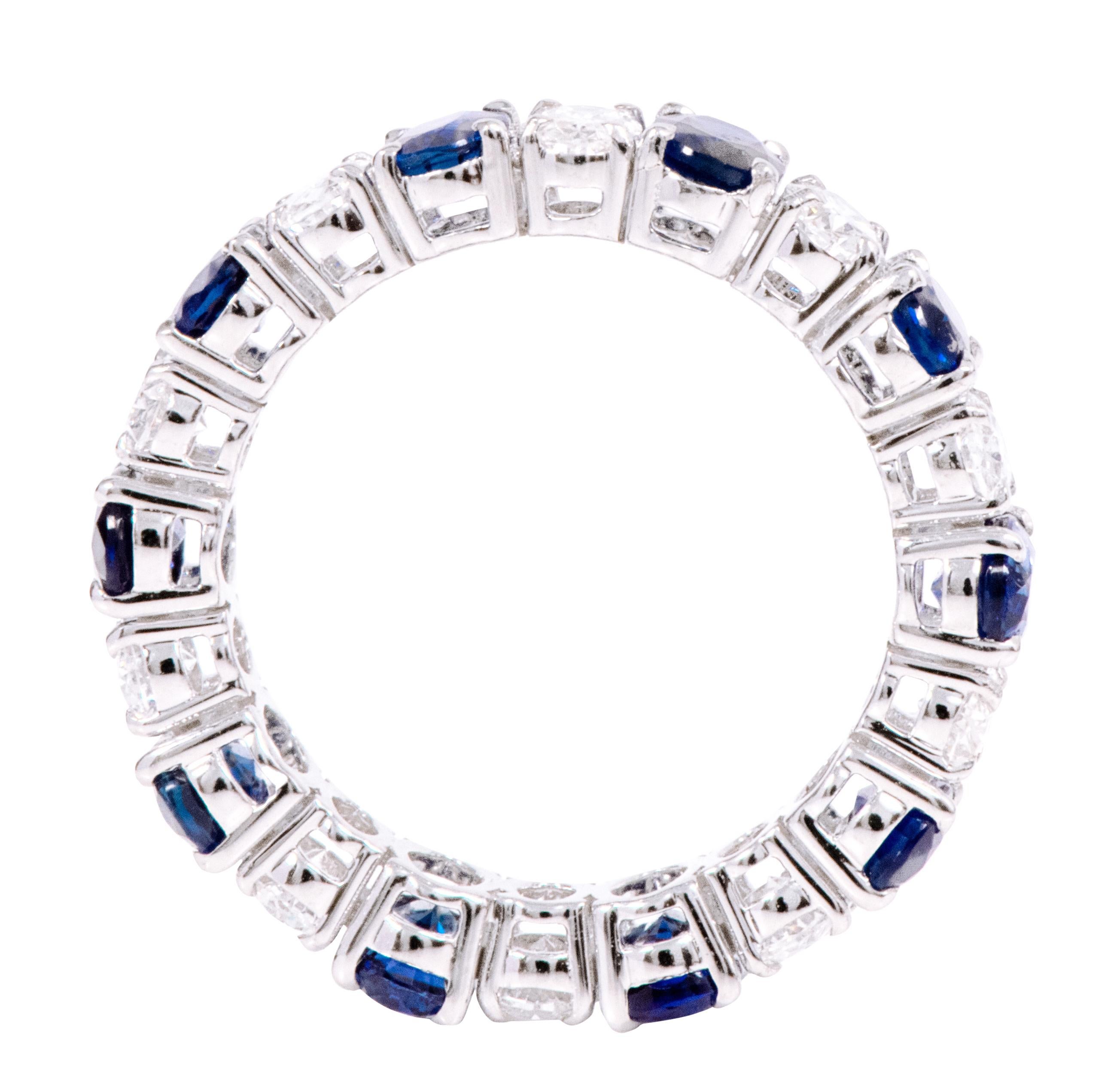 18 Karat White Gold 5.46 Carat Solitaire Sapphire and Diamond Eternity Band Ring For Sale 1