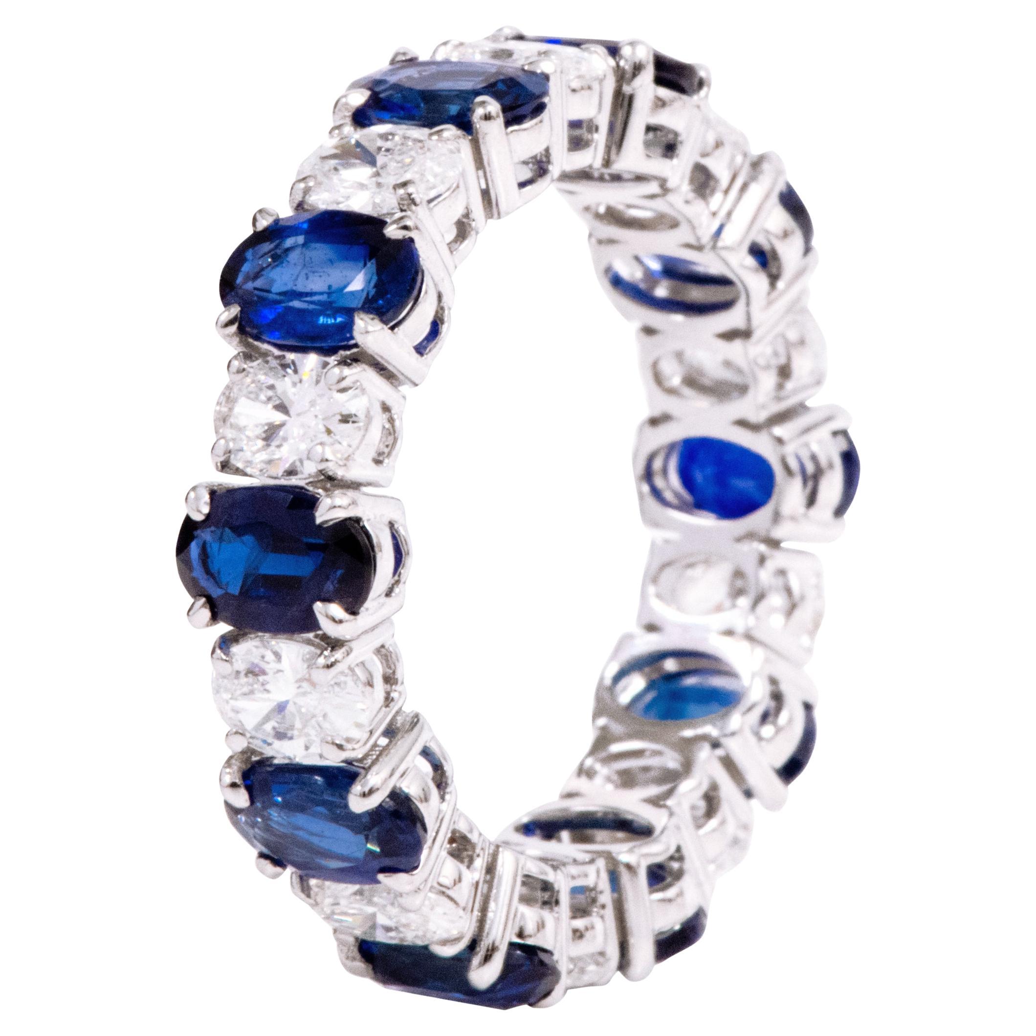 18 Karat White Gold 5.46 Carat Solitaire Sapphire and Diamond Eternity Band Ring For Sale