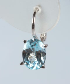 18 Karat White Gold 5.5 Carat Blue Oval Aquamarine Earrings
